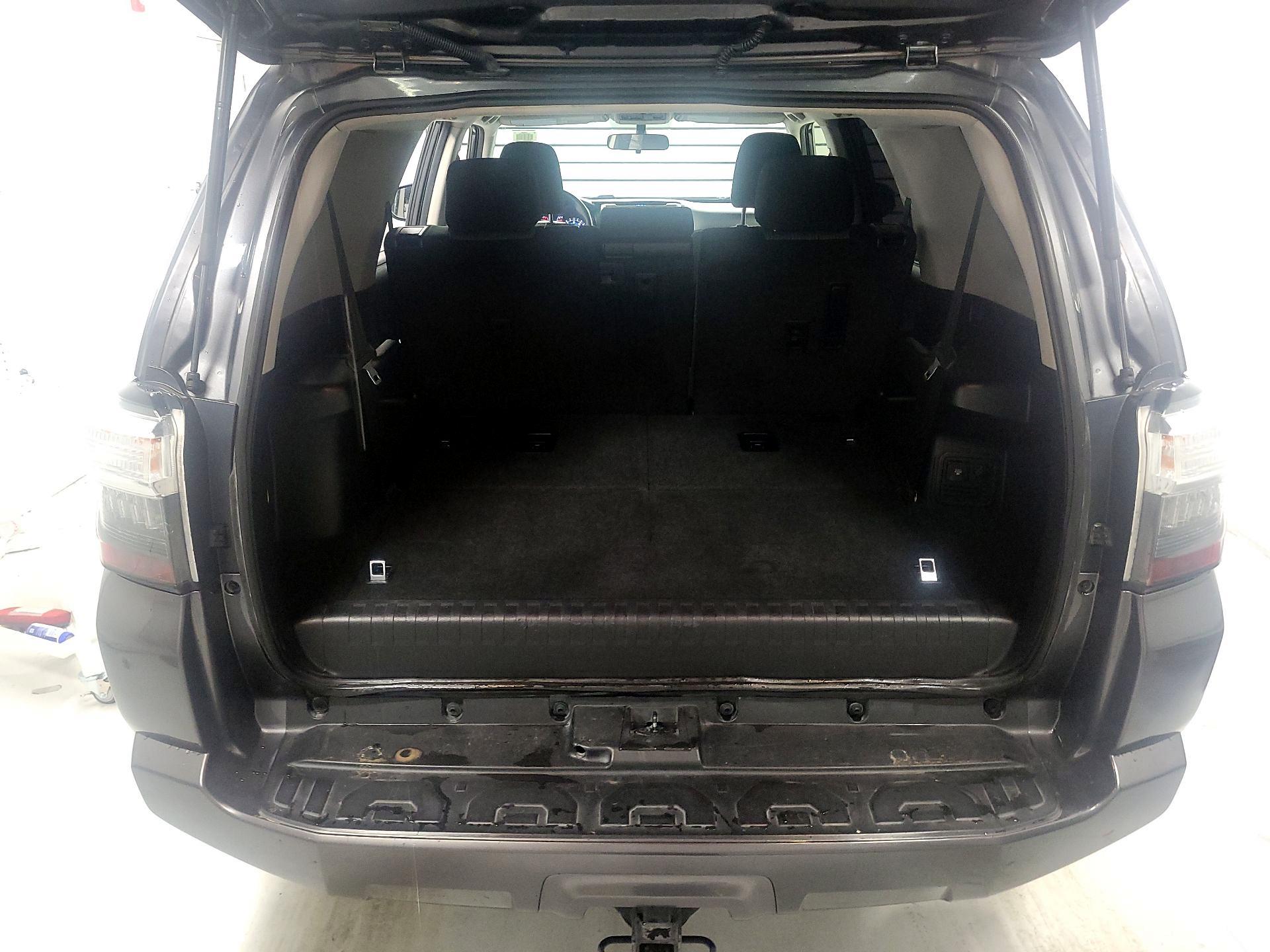 Thumbnail: 2016 Toyota 4Runner - 18