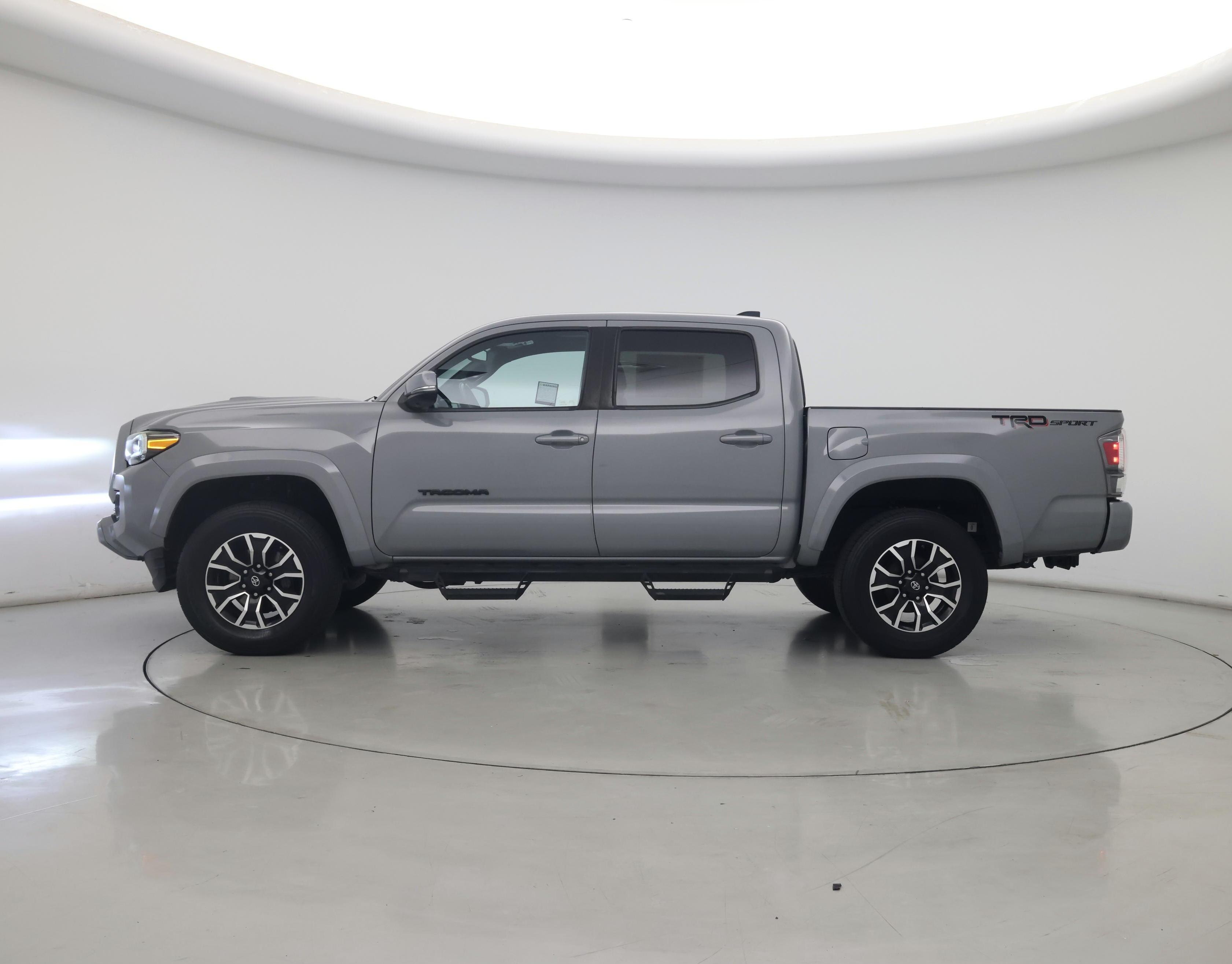 Thumbnail: 2020 Toyota Tacoma - 3