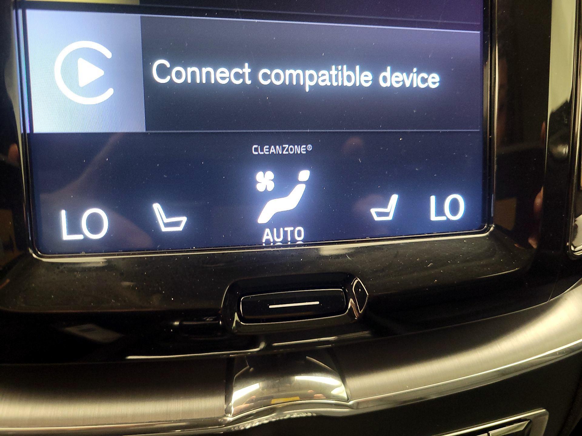 Thumbnail: 2019 Volvo XC60 - 17