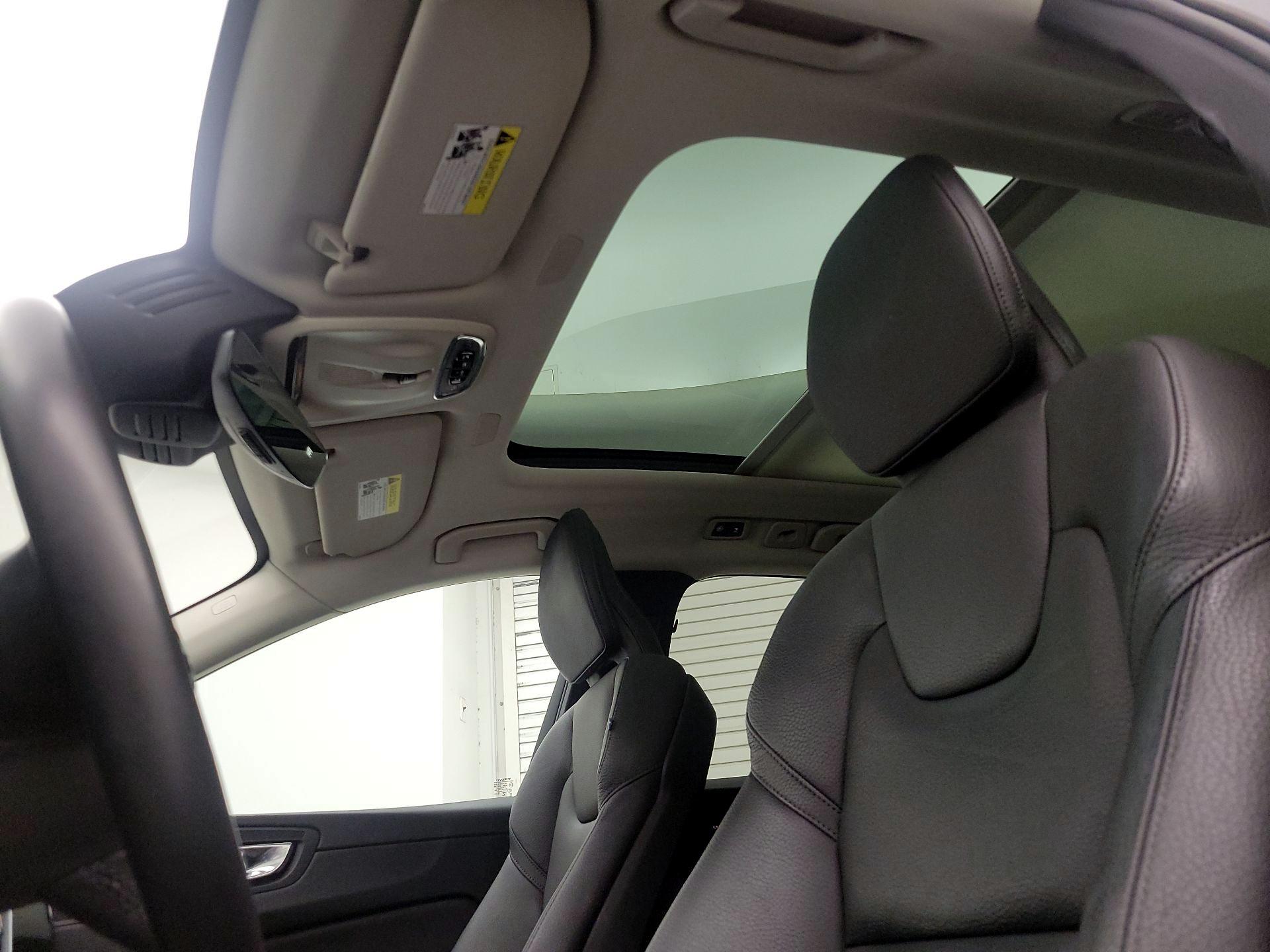 Thumbnail: 2019 Volvo XC60 - 20