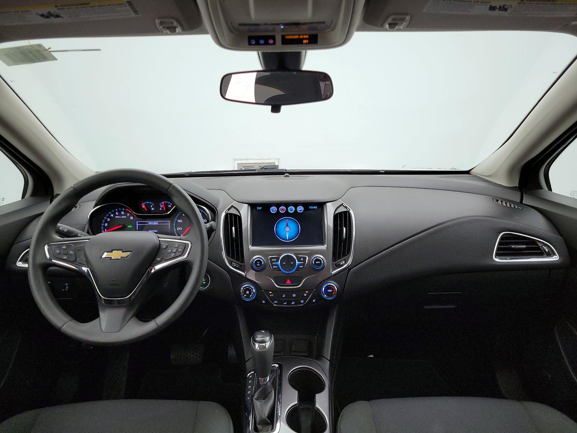 Thumbnail: 2017 Chevrolet Cruze - 9