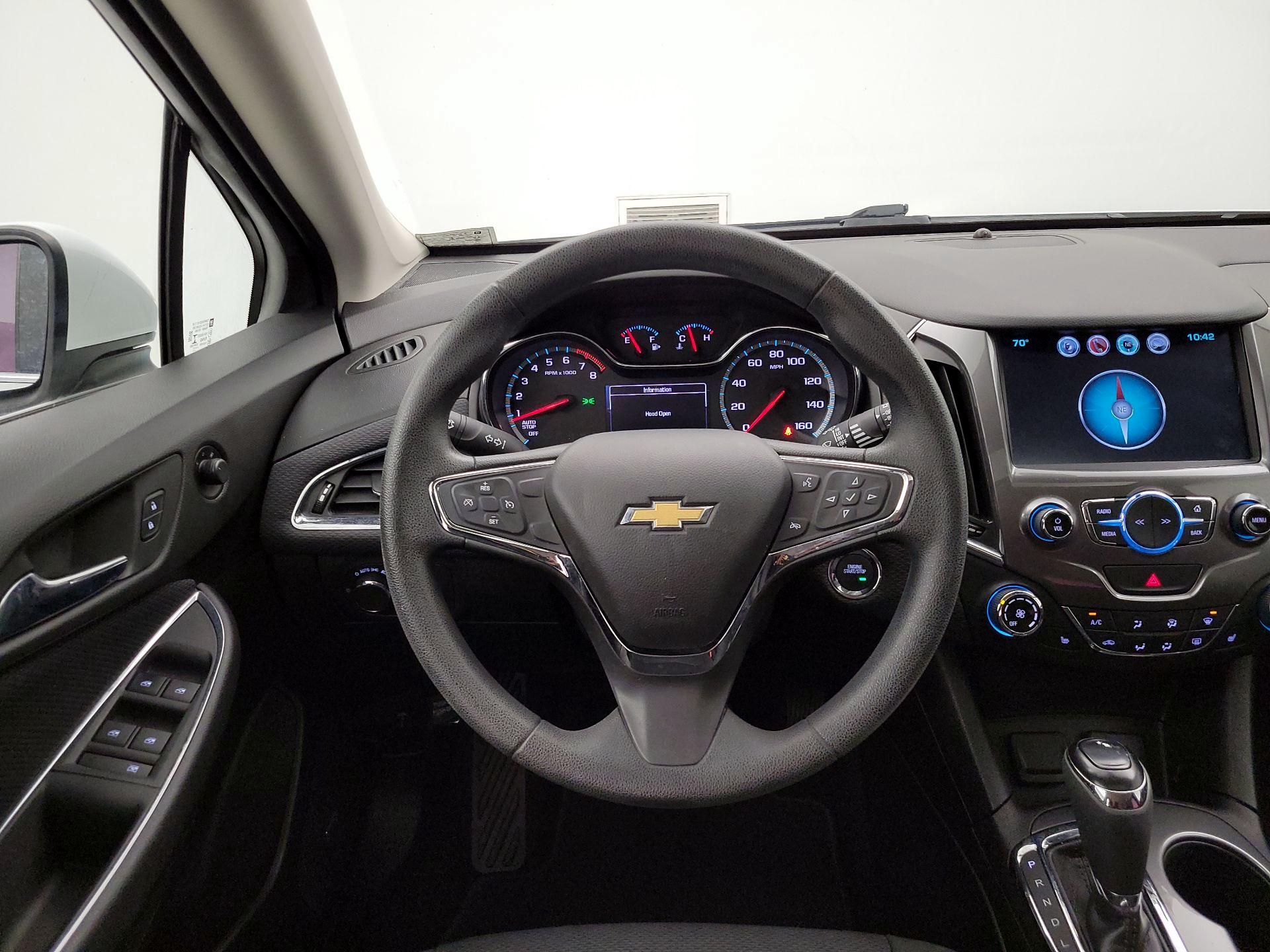 Thumbnail: 2017 Chevrolet Cruze - 10