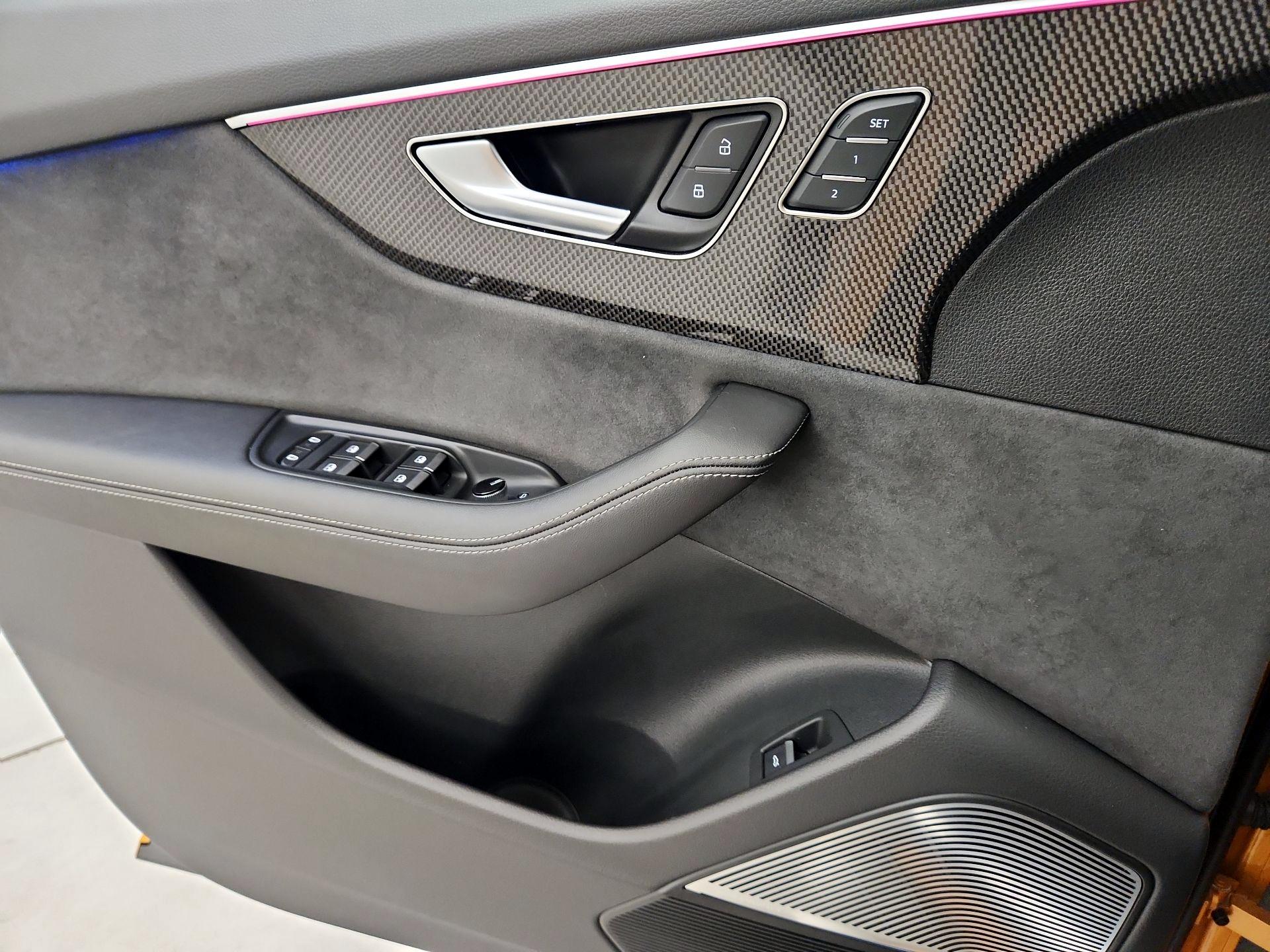 Thumbnail: 2023 Audi SQ8 - 12