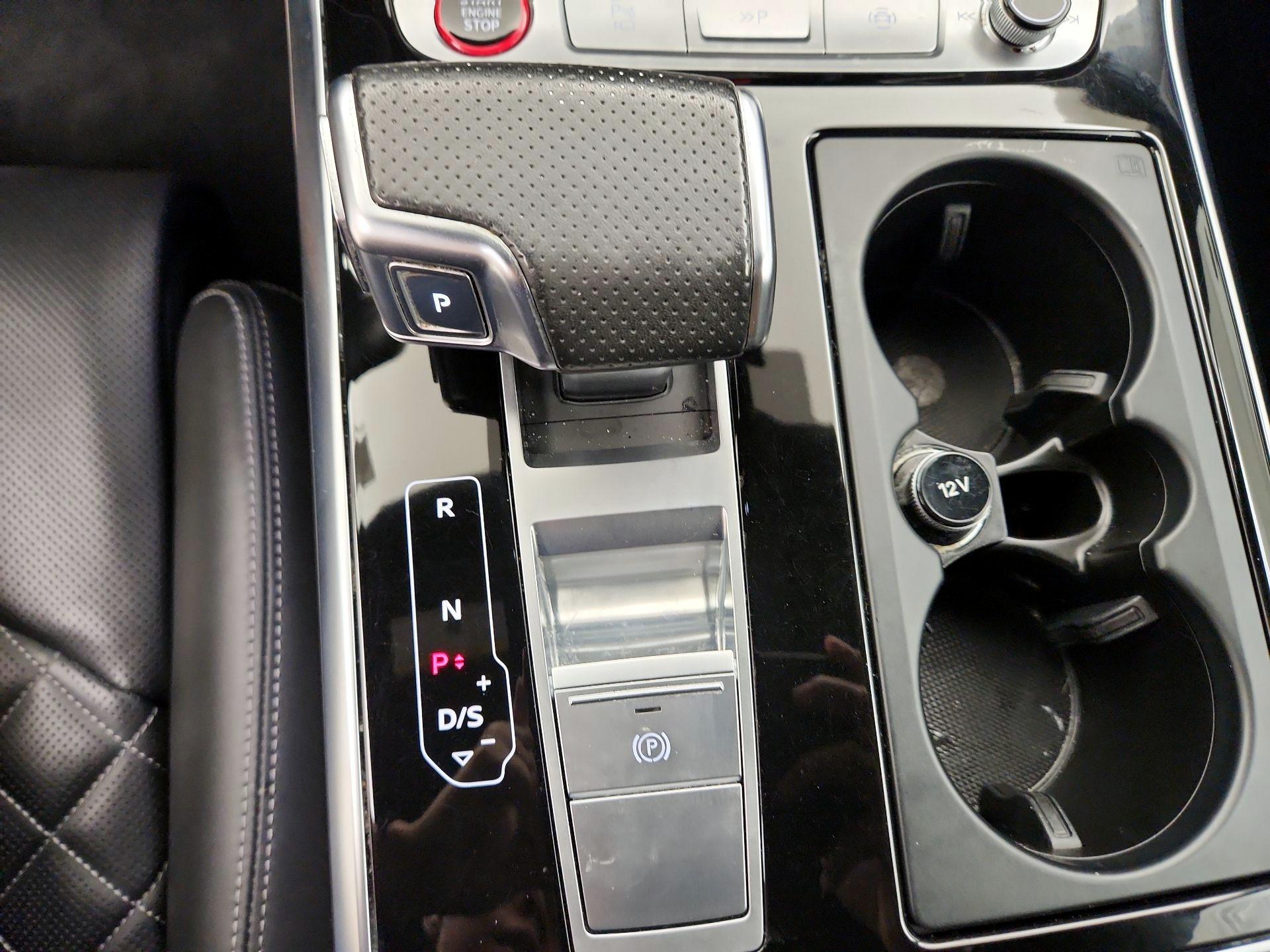 Thumbnail: 2023 Audi SQ8 - 18