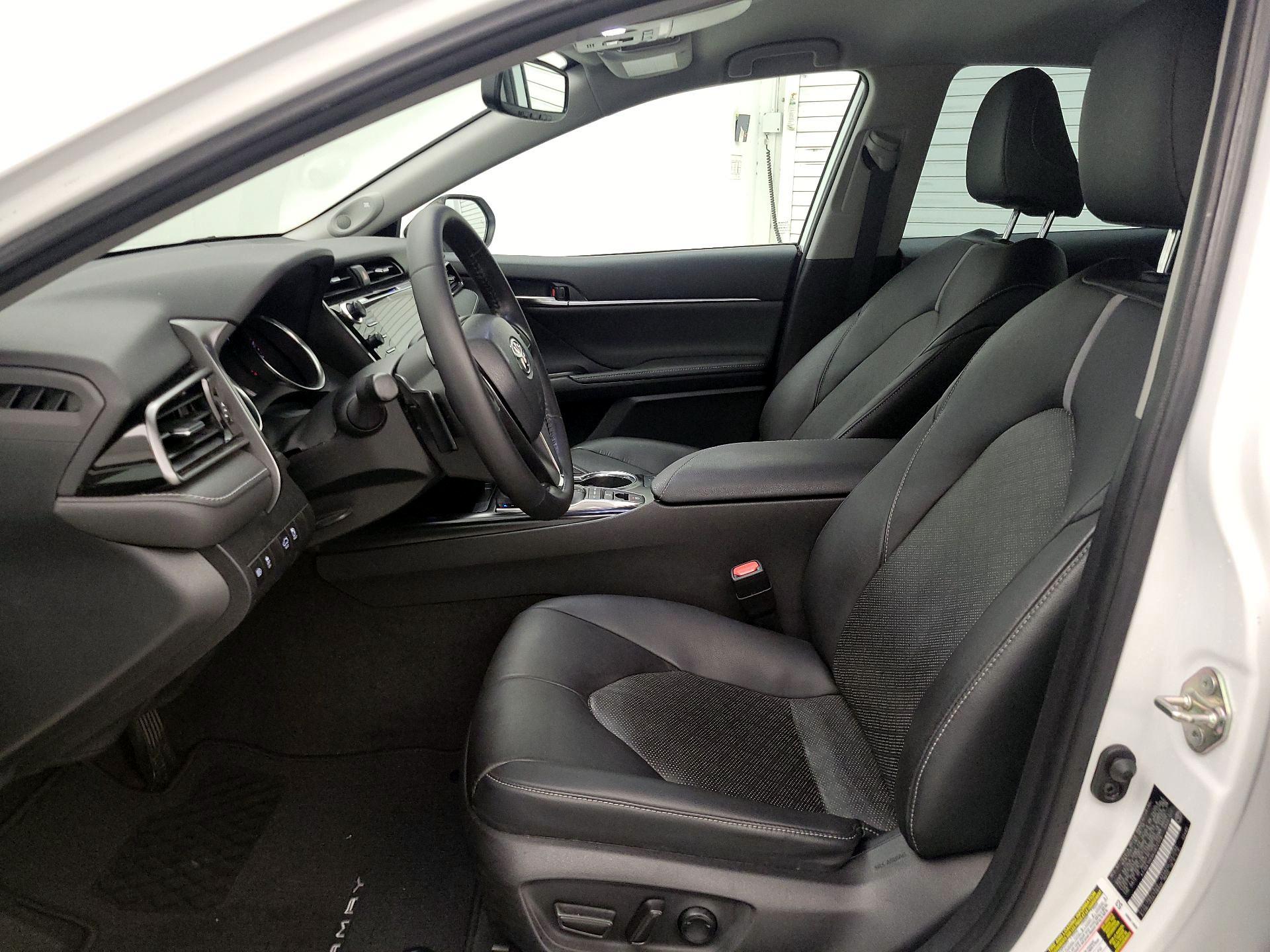 Thumbnail: 2019 Toyota Camry - 11