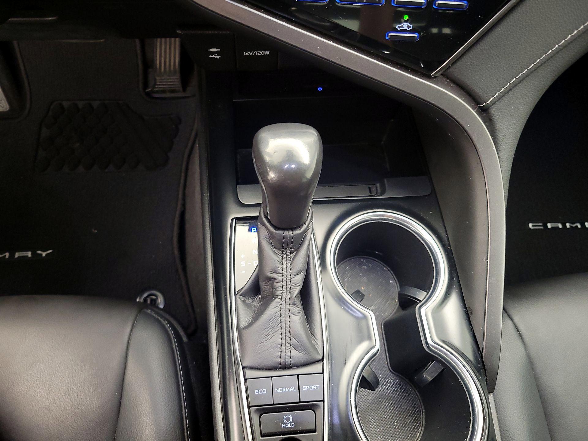 Thumbnail: 2019 Toyota Camry - 17