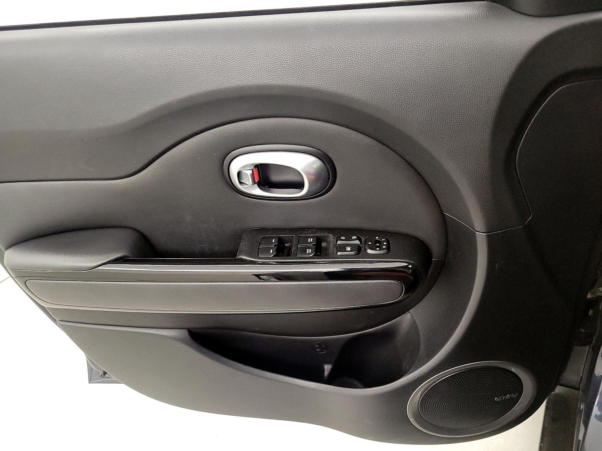 Thumbnail: 2016 Kia Soul - 12