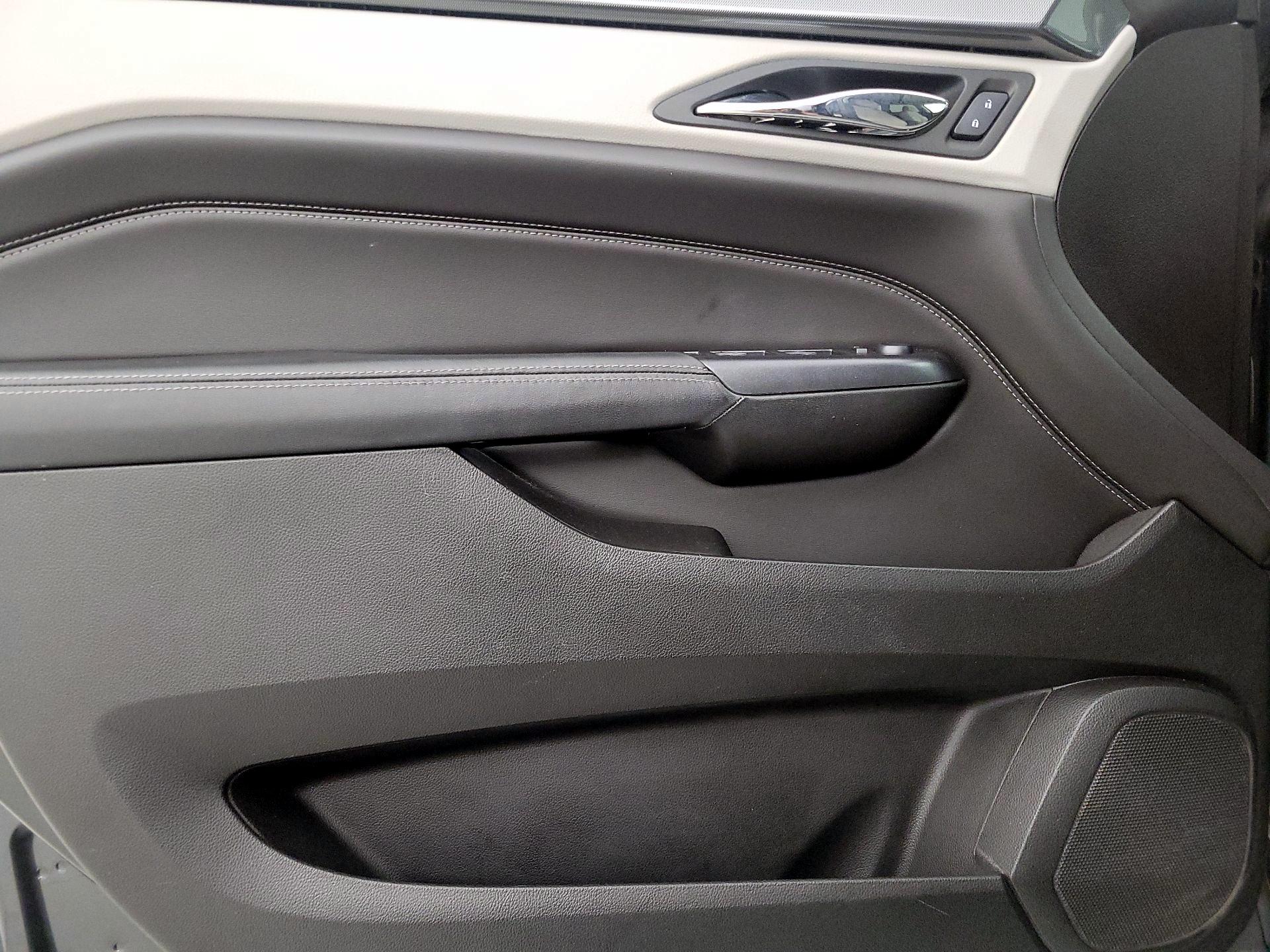 Thumbnail: 2016 Cadillac SRX - 12