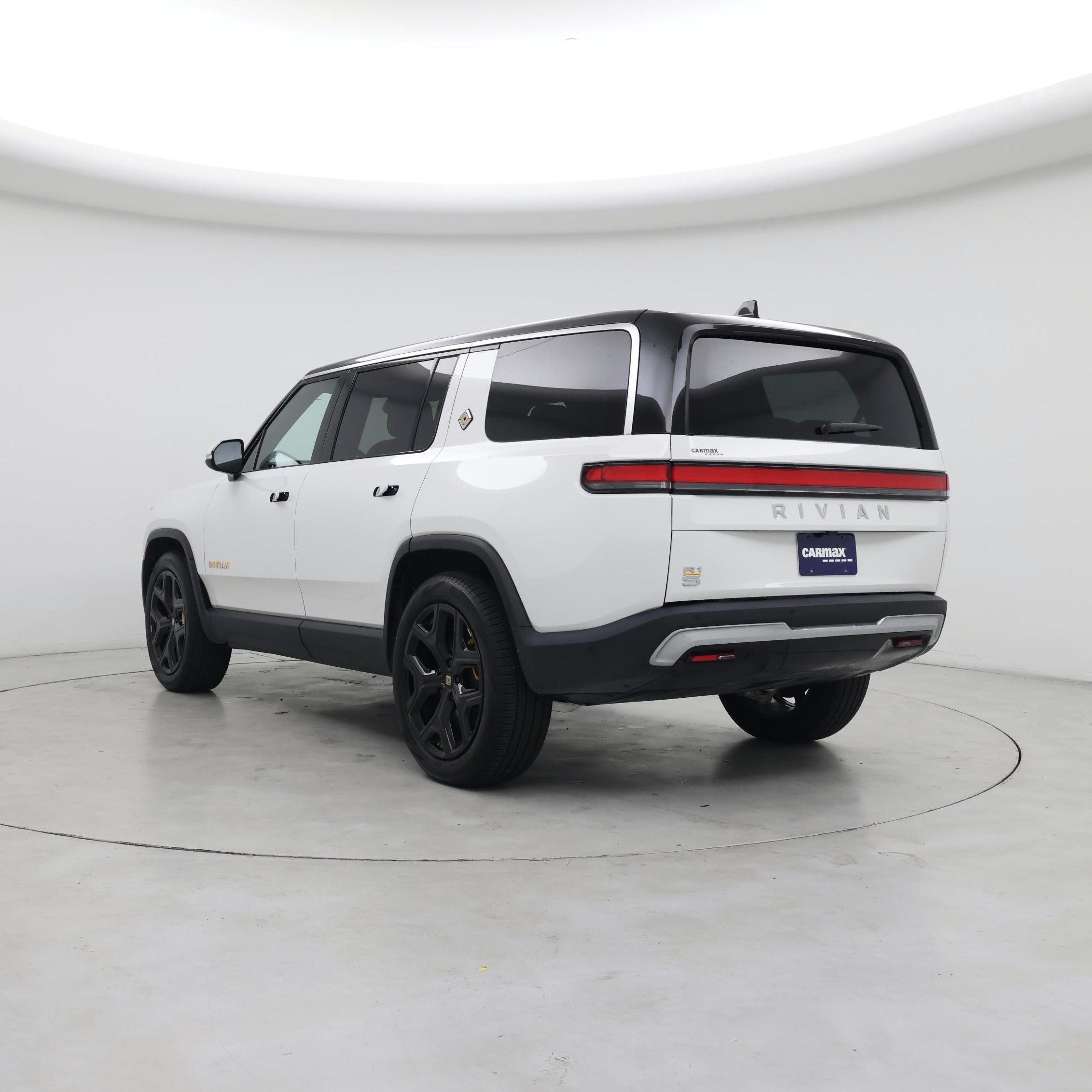 Thumbnail: 2024 Rivian R1S - 2