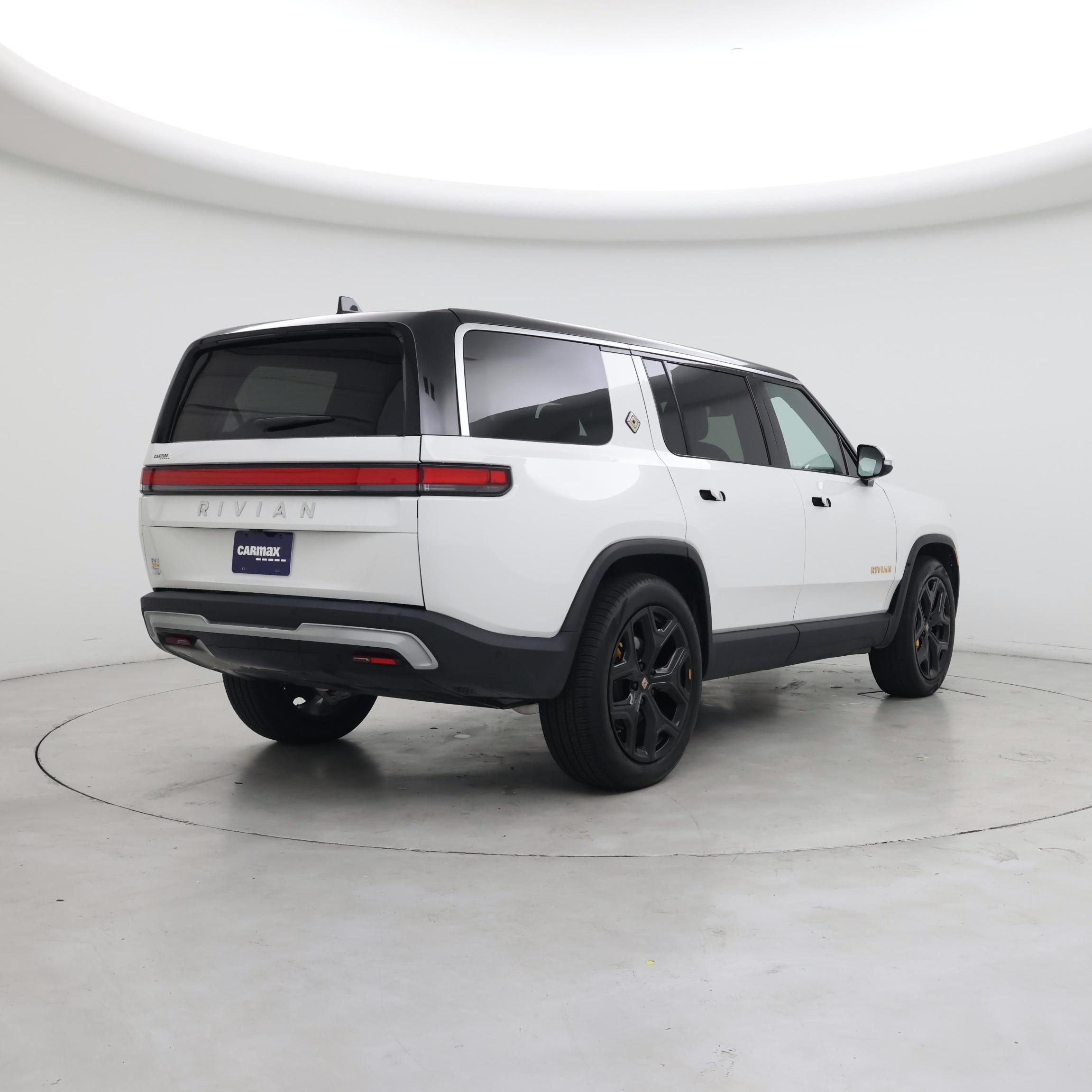 Thumbnail: 2024 Rivian R1S - 8