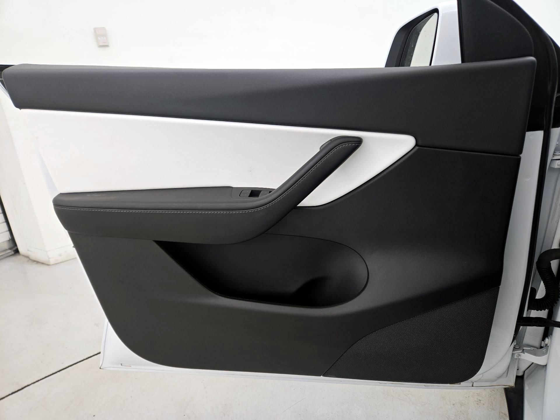 Thumbnail: 2021 Tesla Model Y - 12