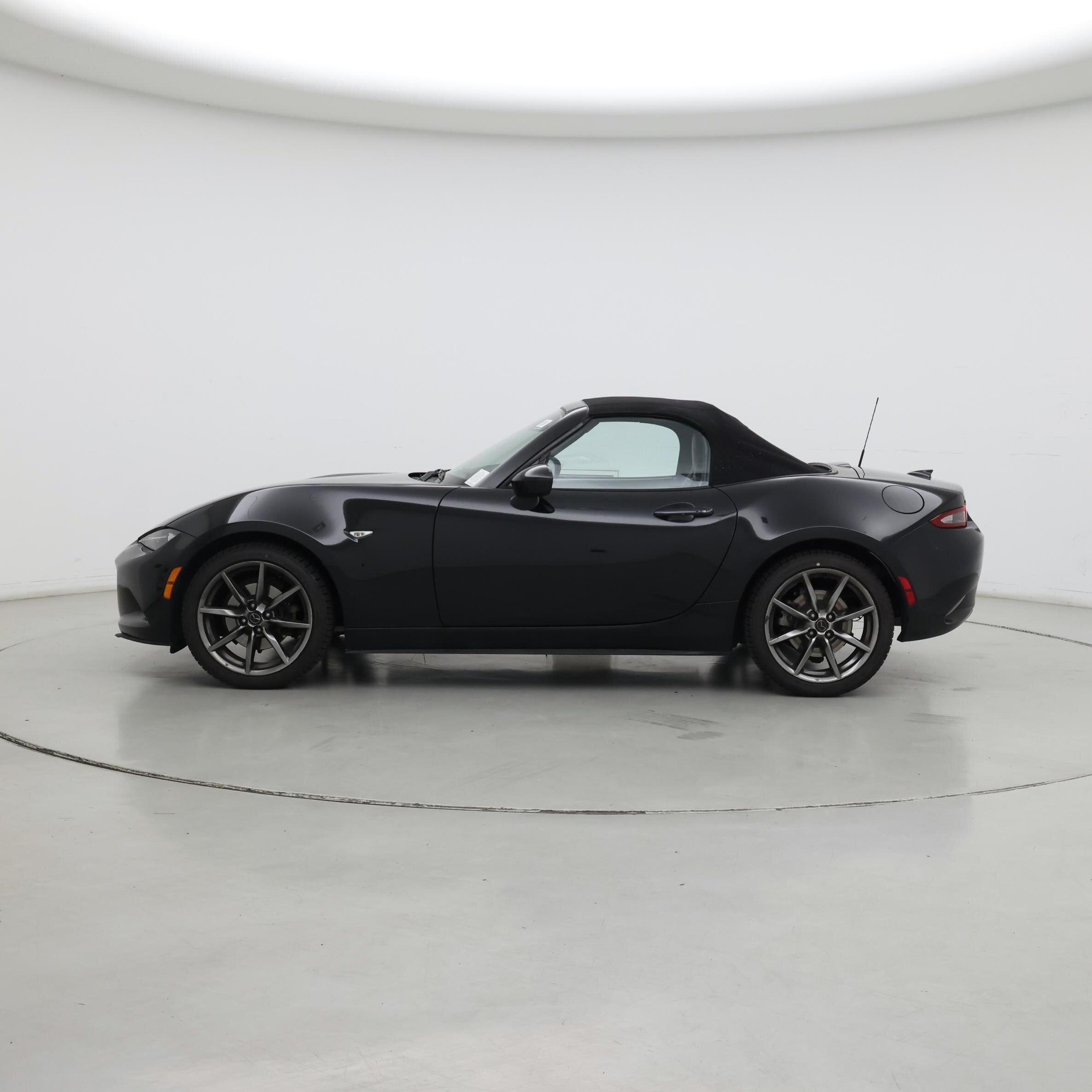Thumbnail: 2016 Mazda MX-5 Miata - 3