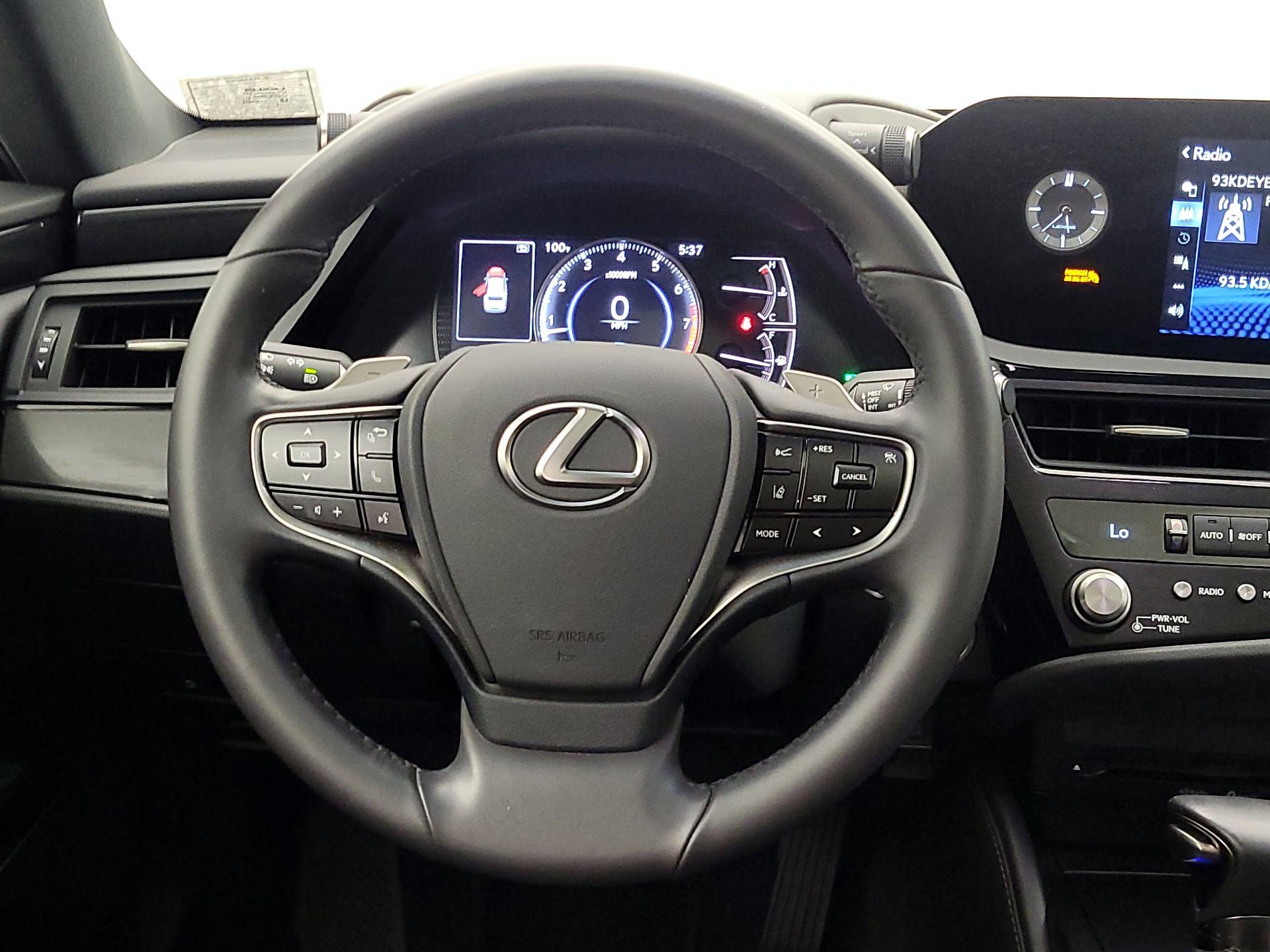 Thumbnail: 2022 Lexus ES - 10