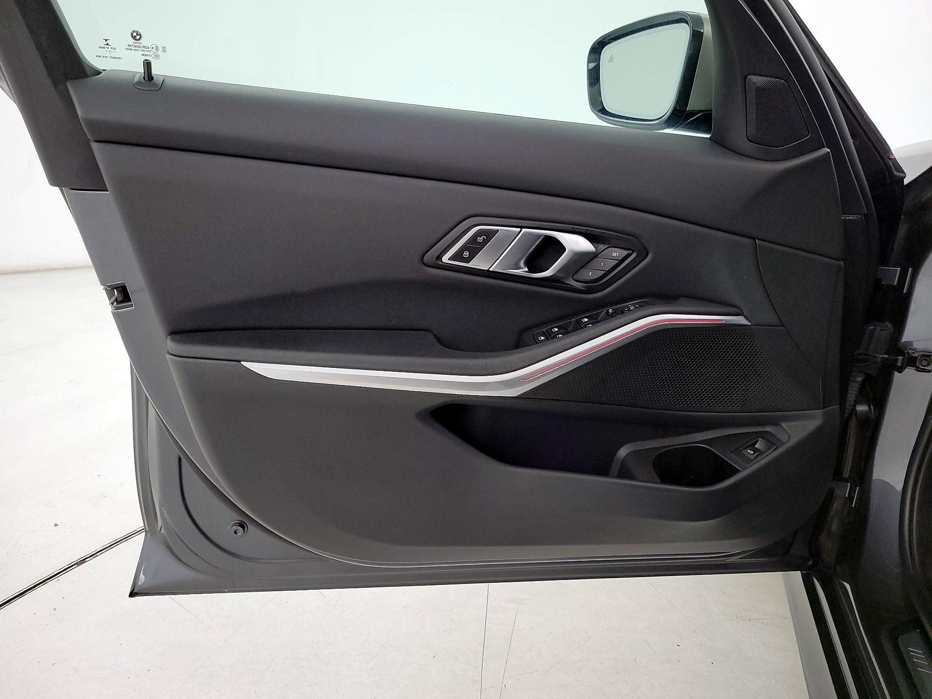 Thumbnail: 2021 BMW 3 Series - 12