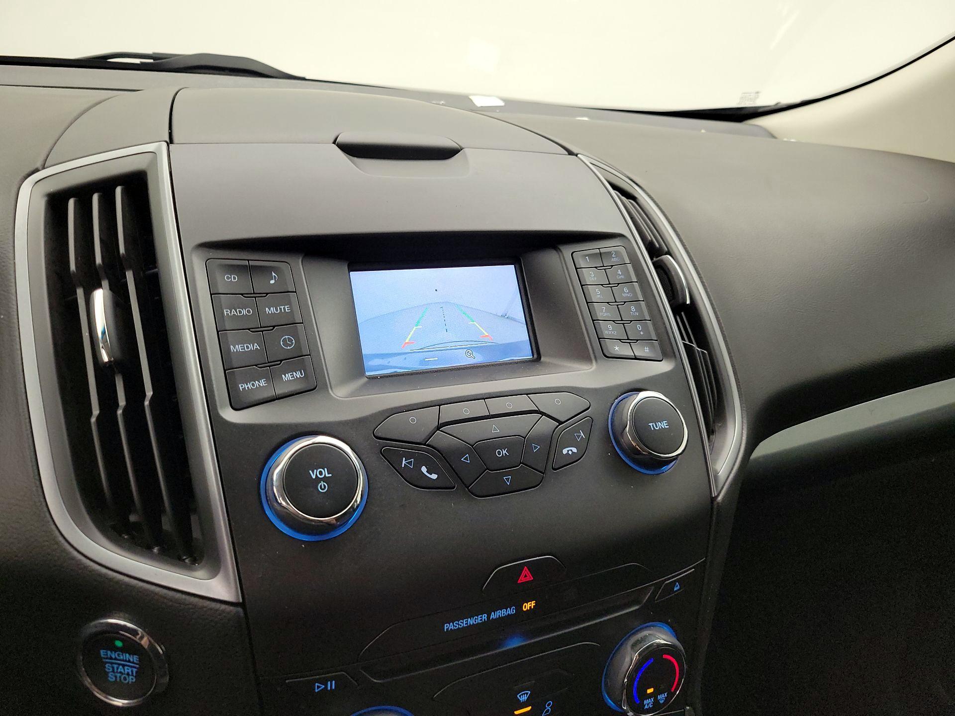 Thumbnail: 2016 Ford Edge - 14