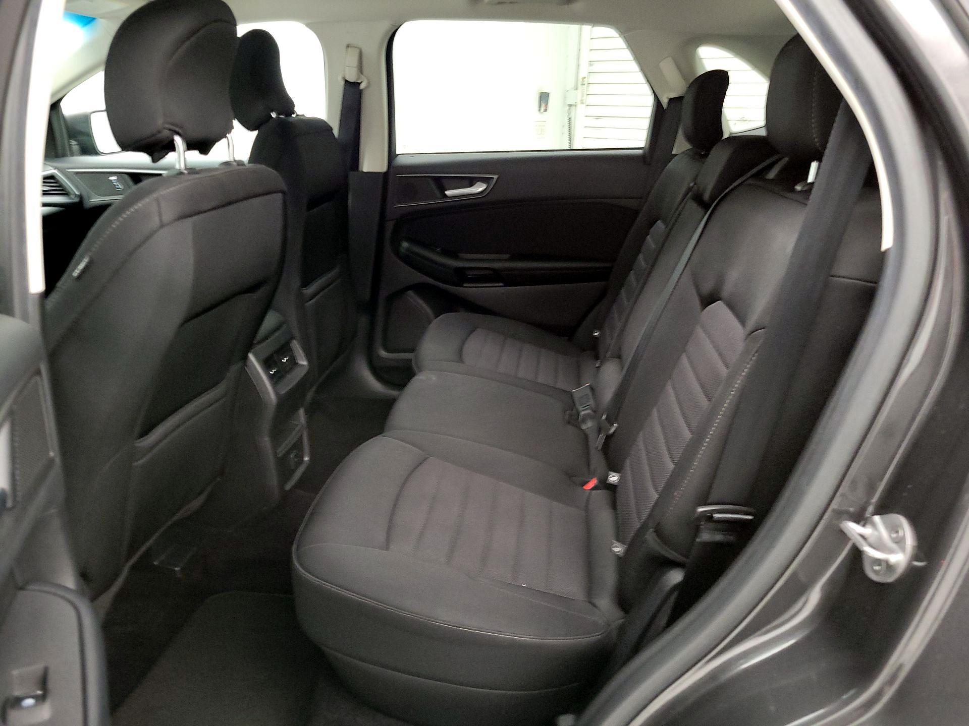 Thumbnail: 2016 Ford Edge - 19