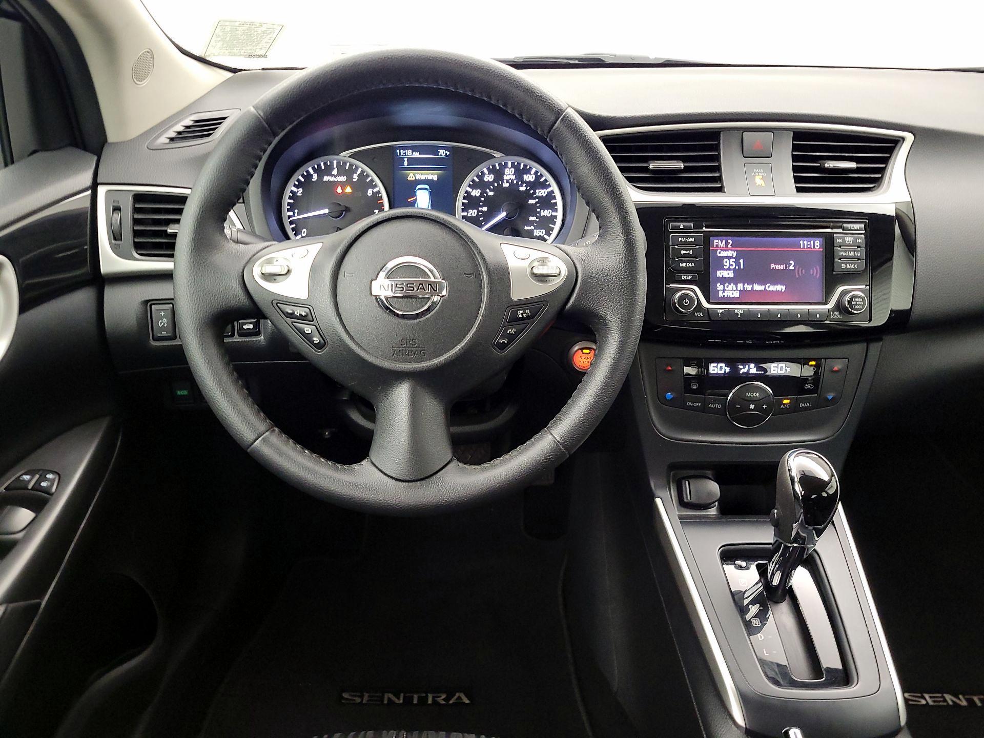 Thumbnail: 2018 Nissan Sentra - 10