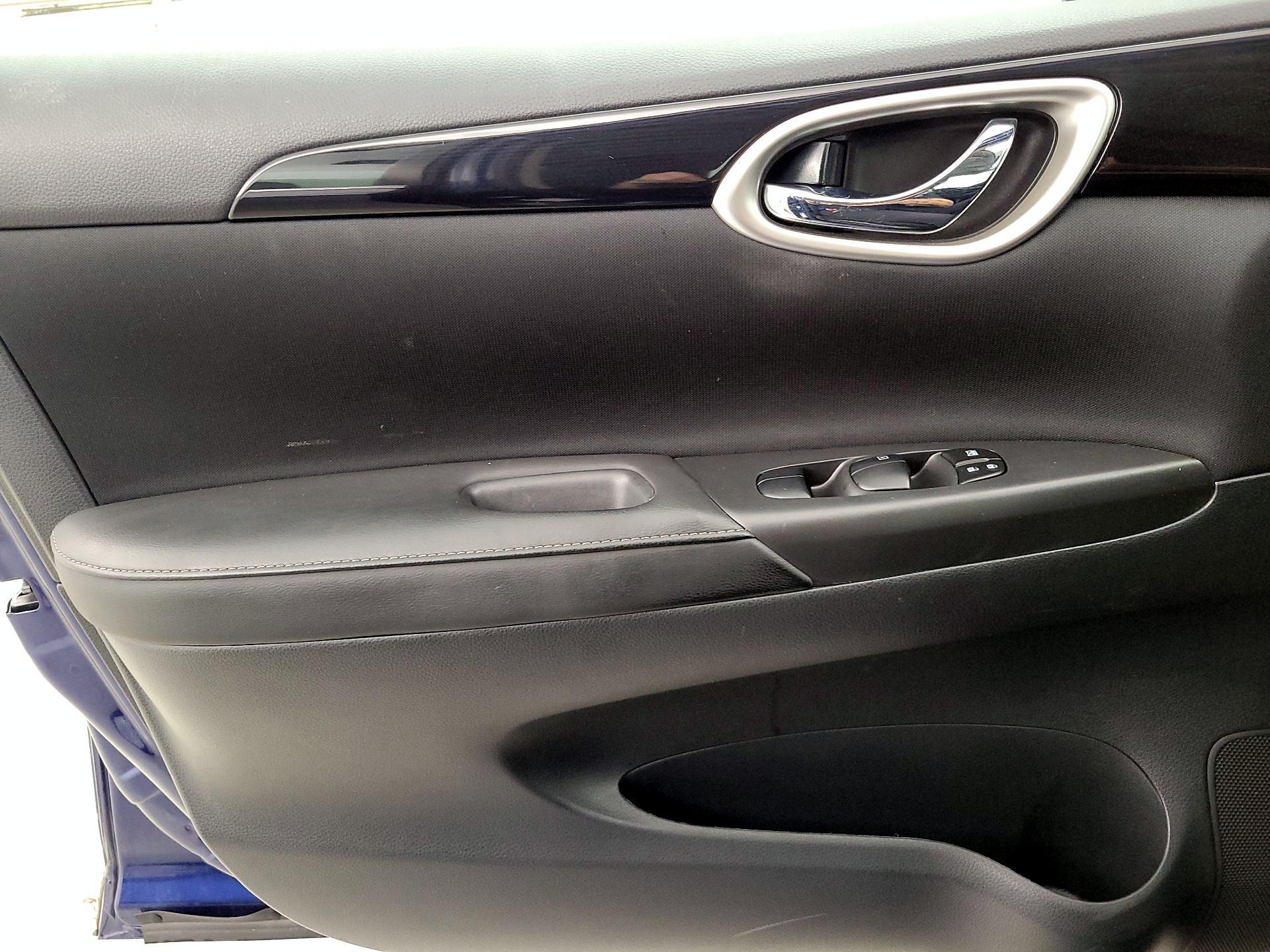 Thumbnail: 2018 Nissan Sentra - 12