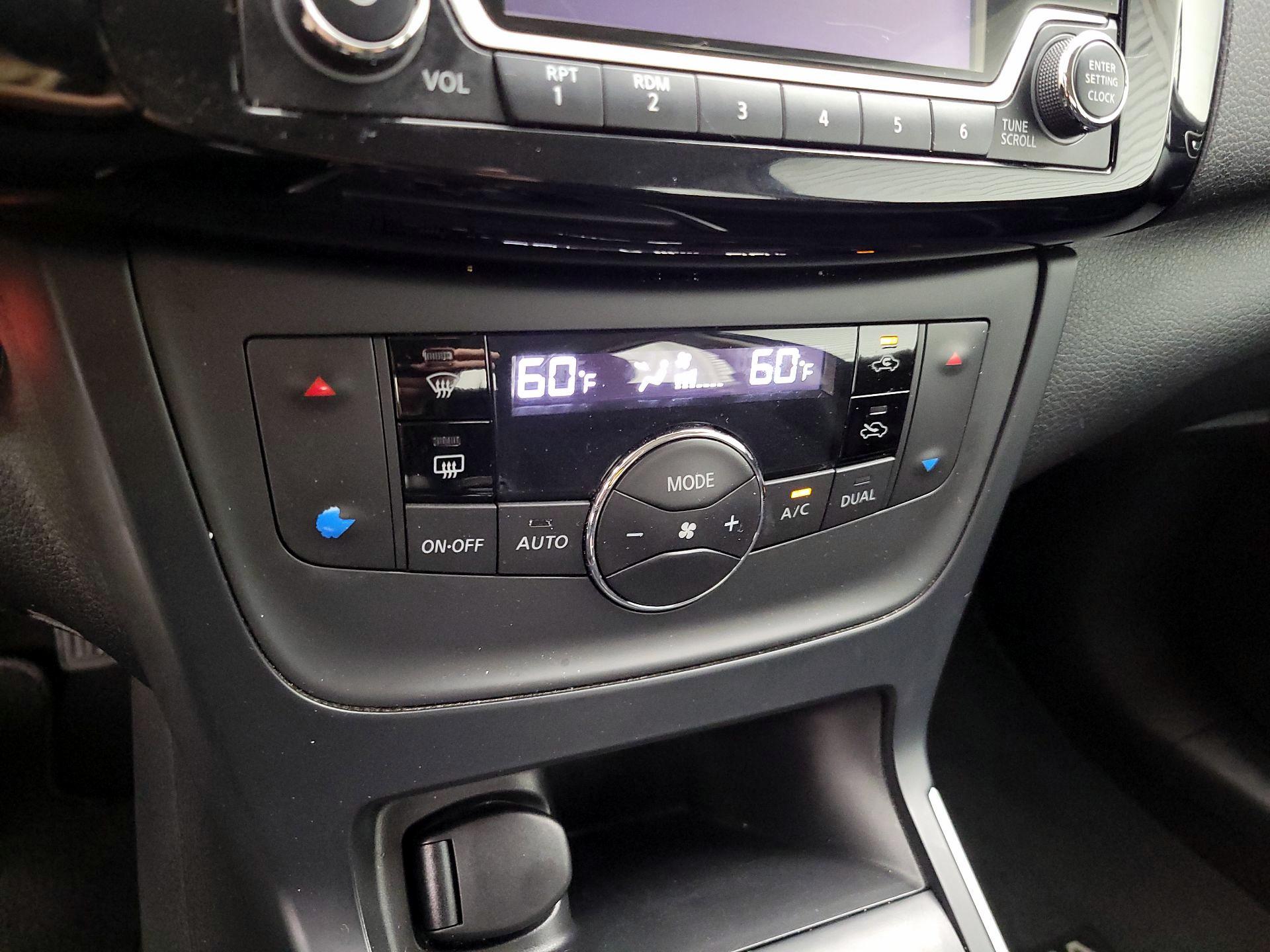 Thumbnail: 2018 Nissan Sentra - 16