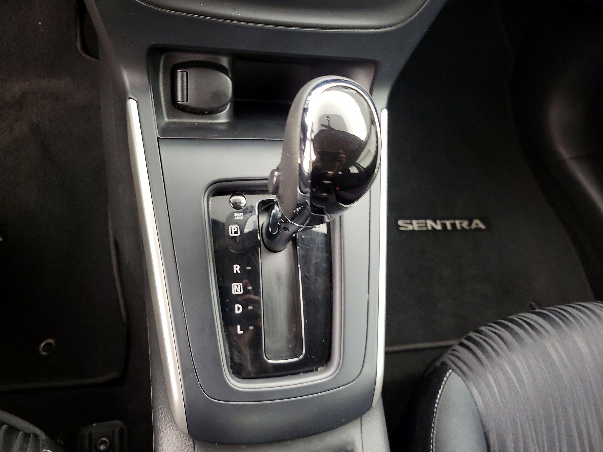 Thumbnail: 2018 Nissan Sentra - 17