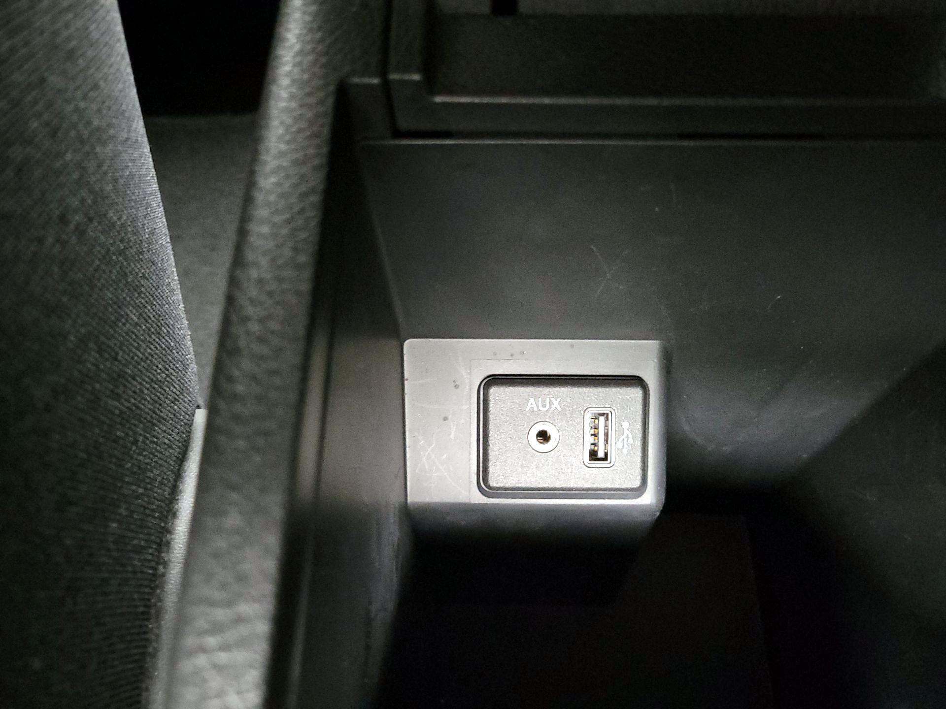 Thumbnail: 2018 Nissan Sentra - 18