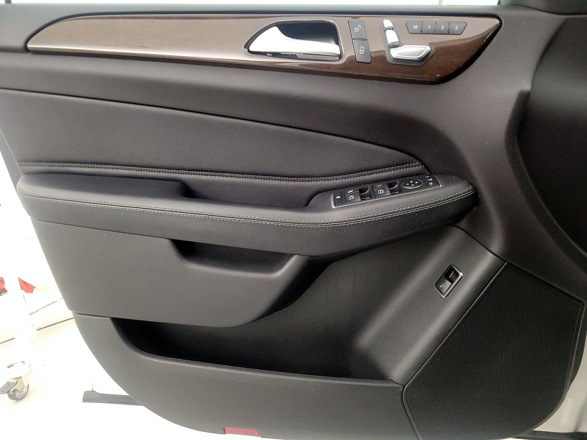 Thumbnail: 2016 Mercedes-Benz GLE - 12