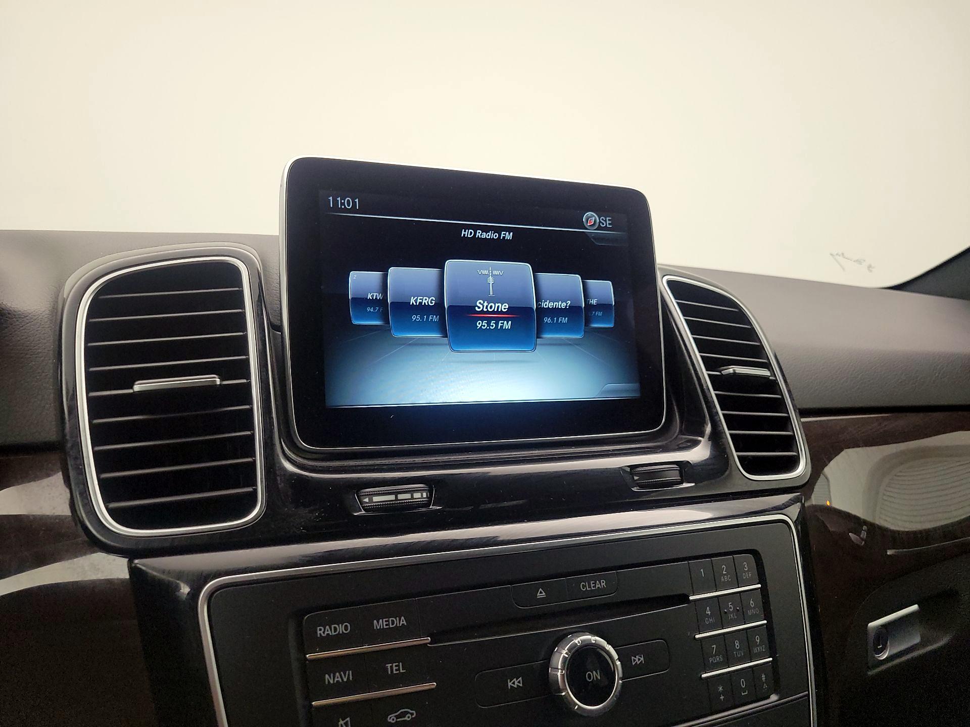 Thumbnail: 2016 Mercedes-Benz GLE - 16