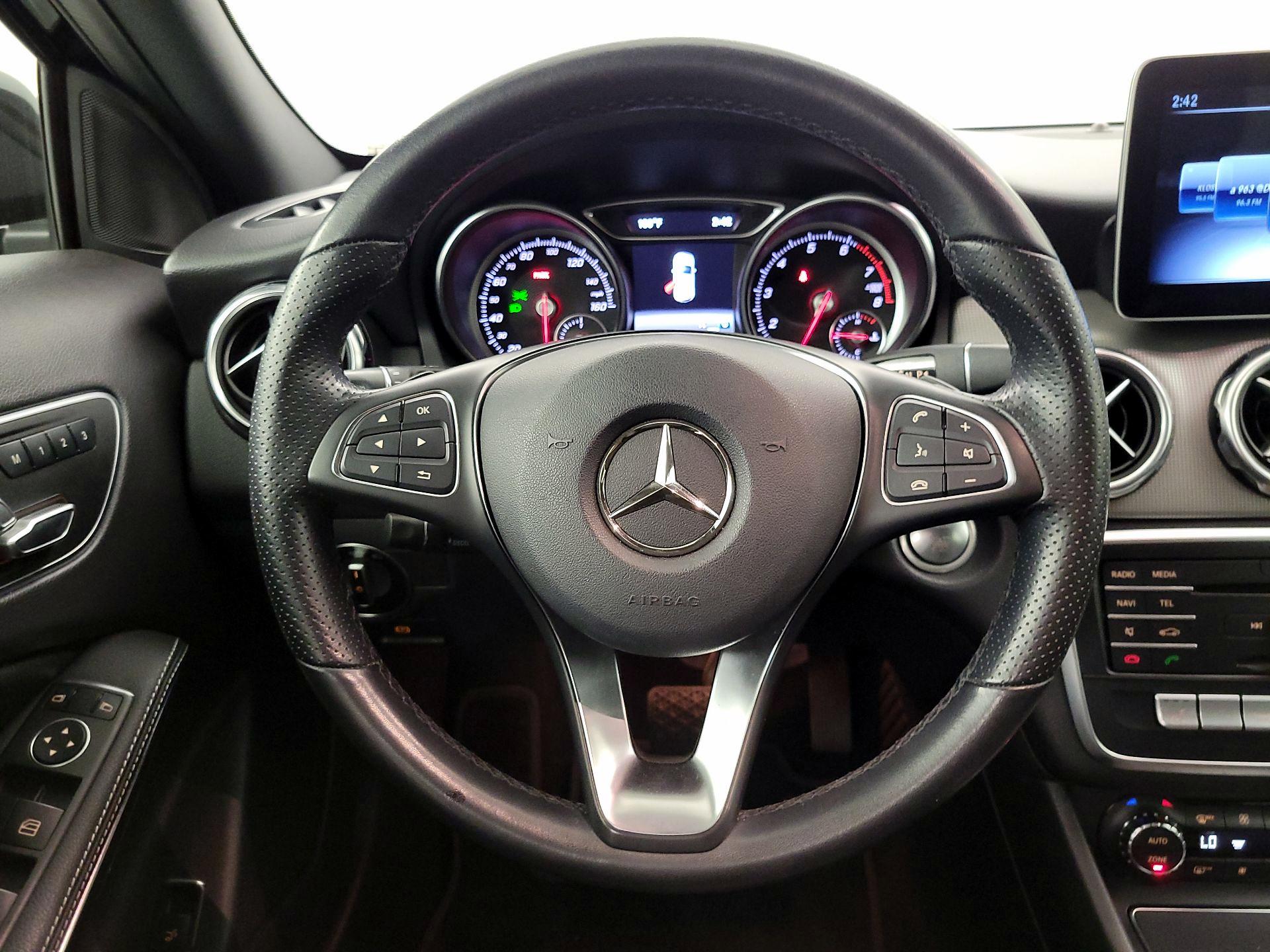Thumbnail: 2020 Mercedes-Benz GLA - 10