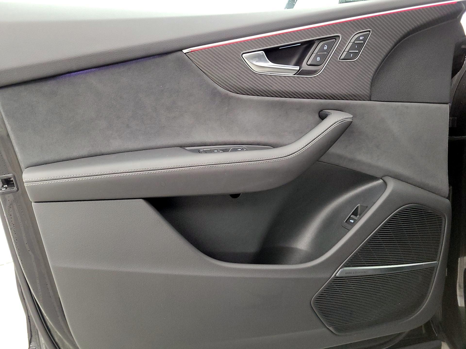 Thumbnail: 2024 Audi SQ8 - 12