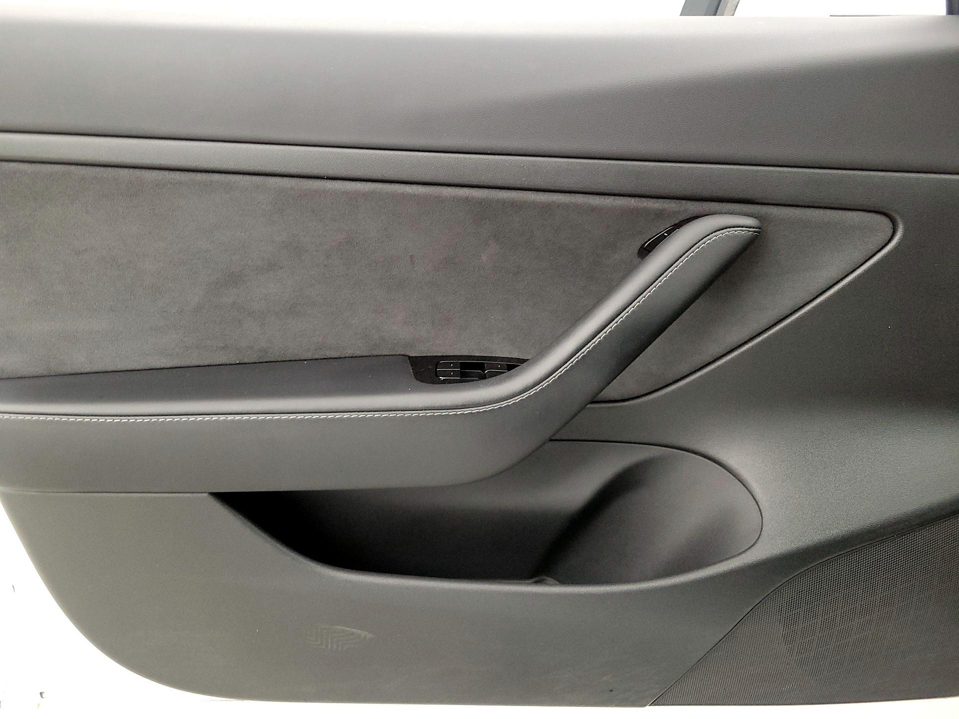 Thumbnail: 2020 Tesla Model 3 - 12