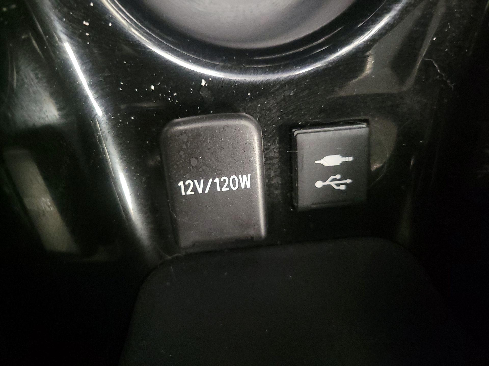 Thumbnail: 2019 Toyota Prius - 18