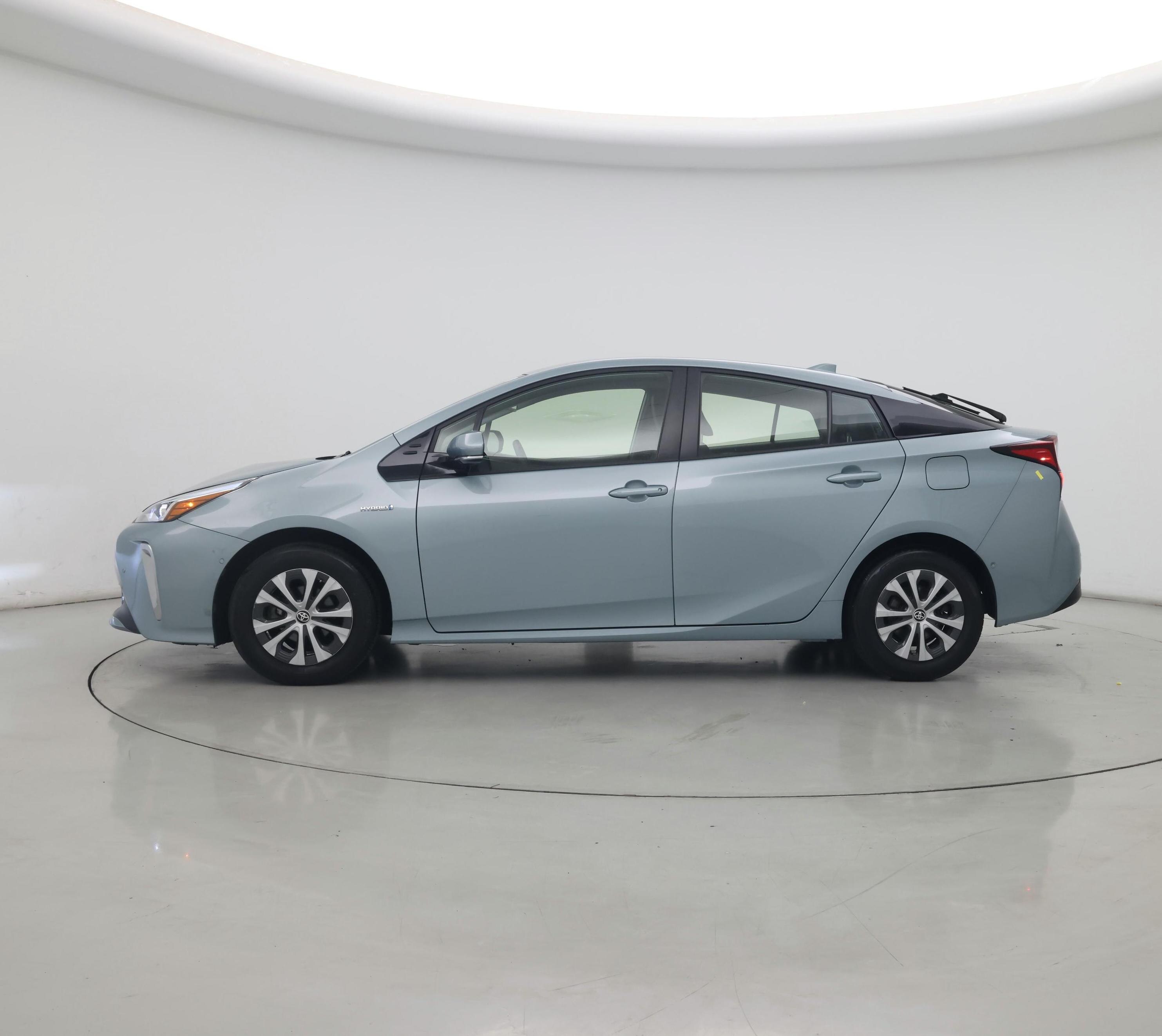 Thumbnail: 2019 Toyota Prius - 3