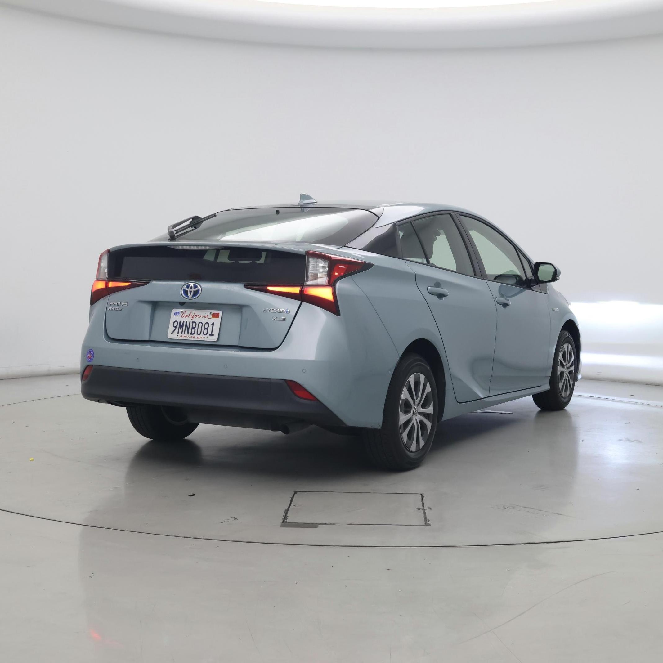 Thumbnail: 2019 Toyota Prius - 8