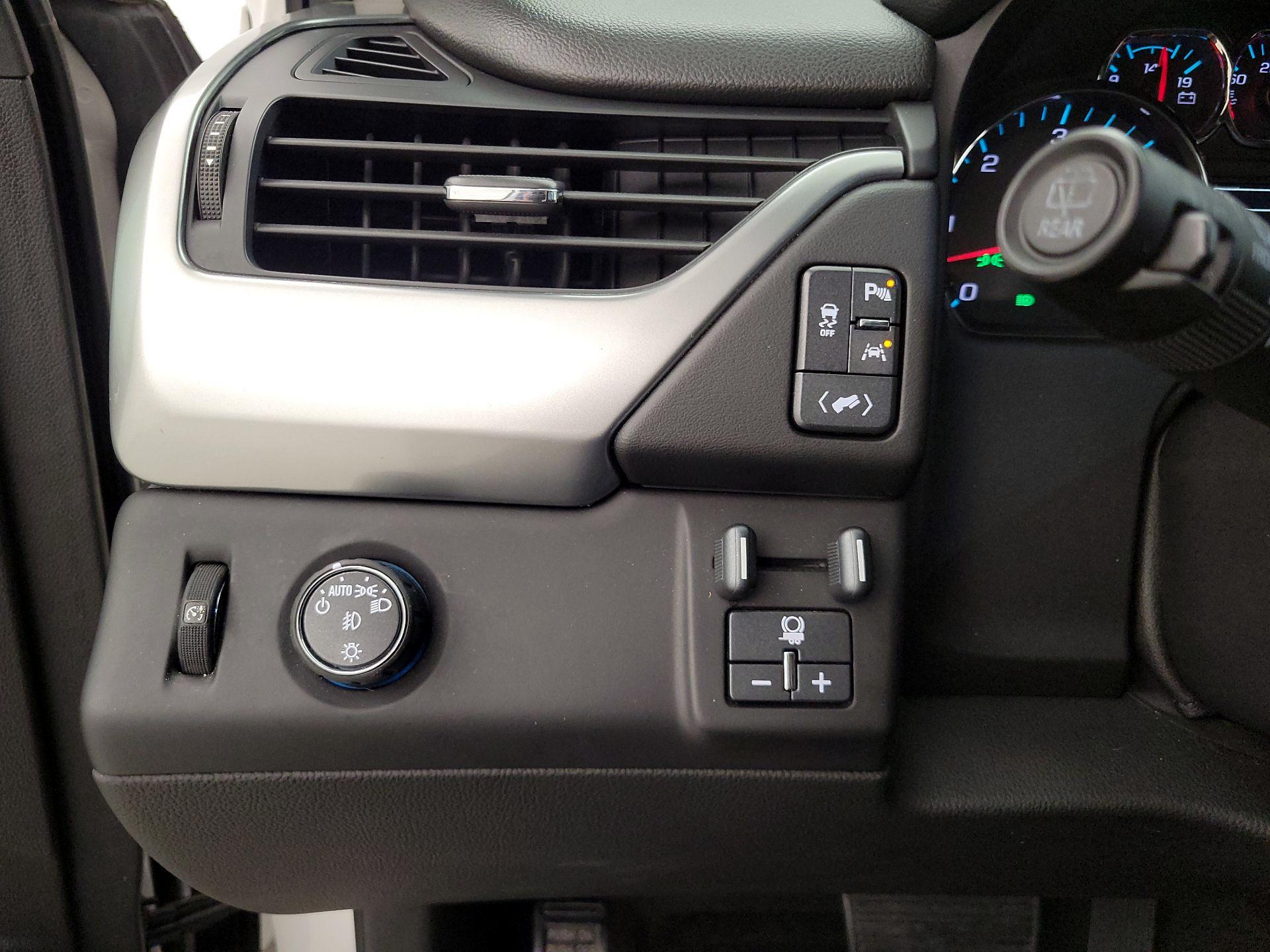 Thumbnail: 2016 Chevrolet Tahoe - 13