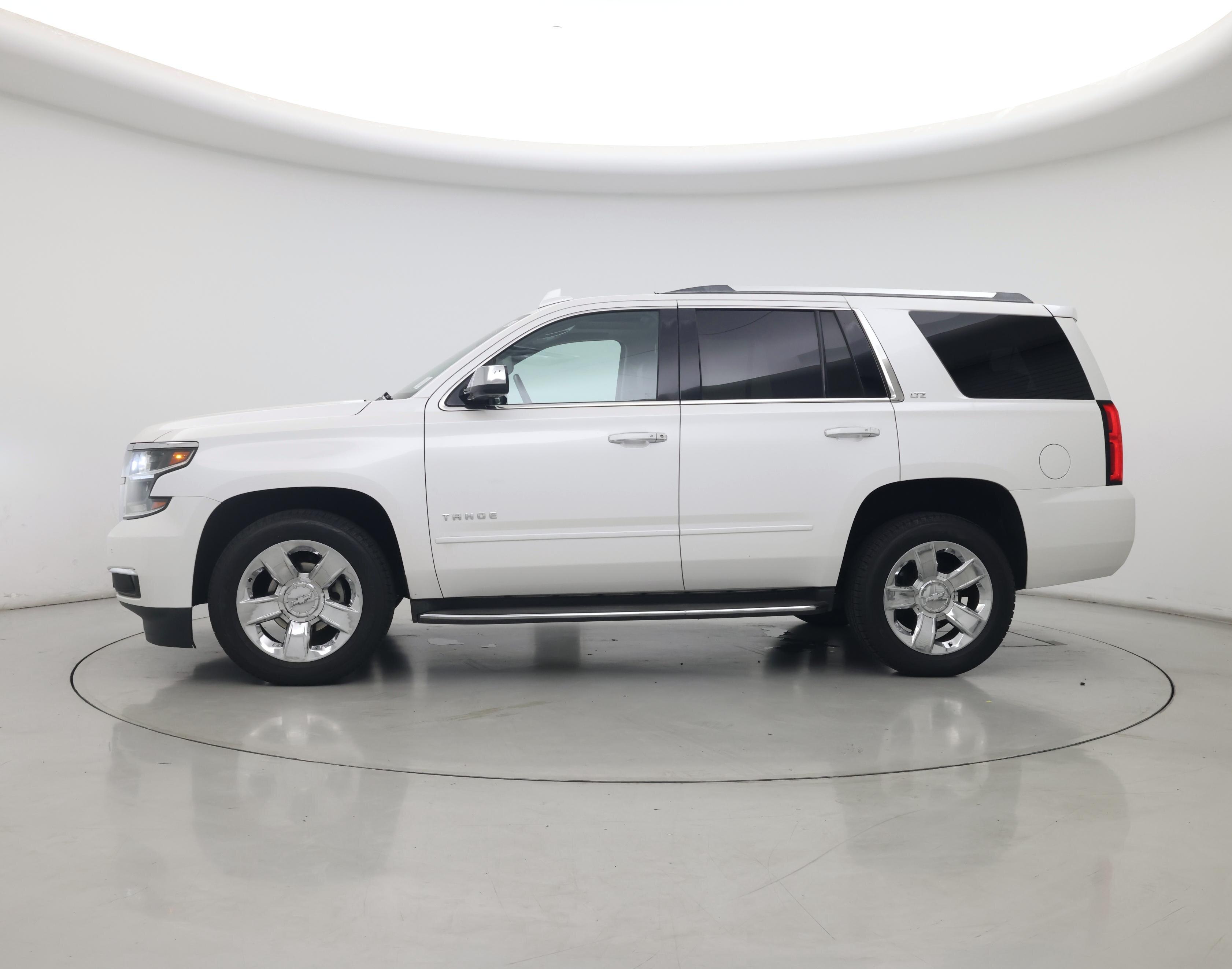 Thumbnail: 2016 Chevrolet Tahoe - 3