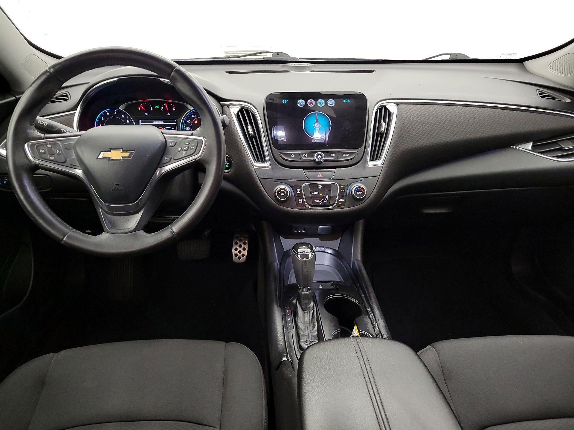 Thumbnail: 2016 Chevrolet Malibu - 9