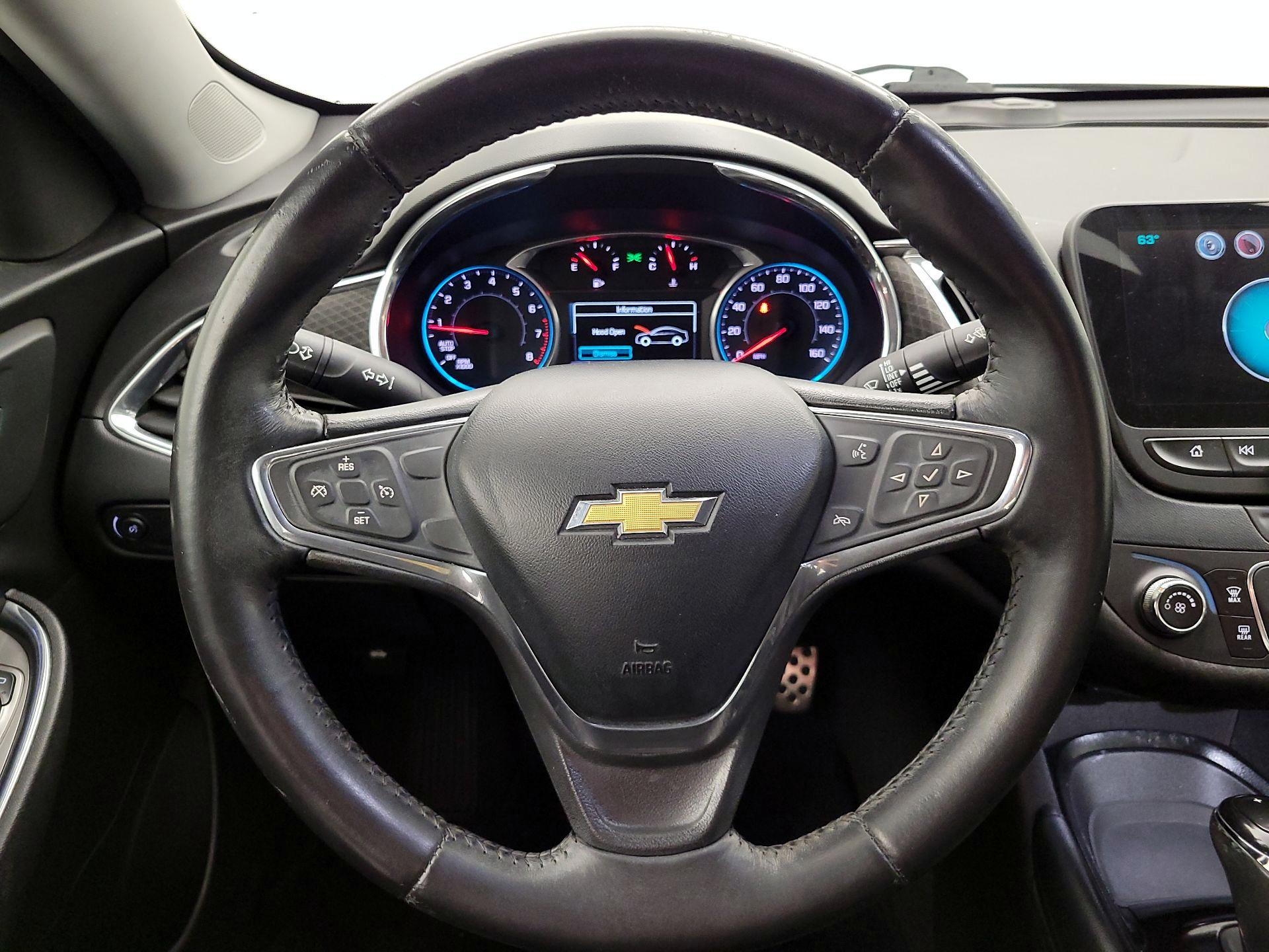 Thumbnail: 2016 Chevrolet Malibu - 10