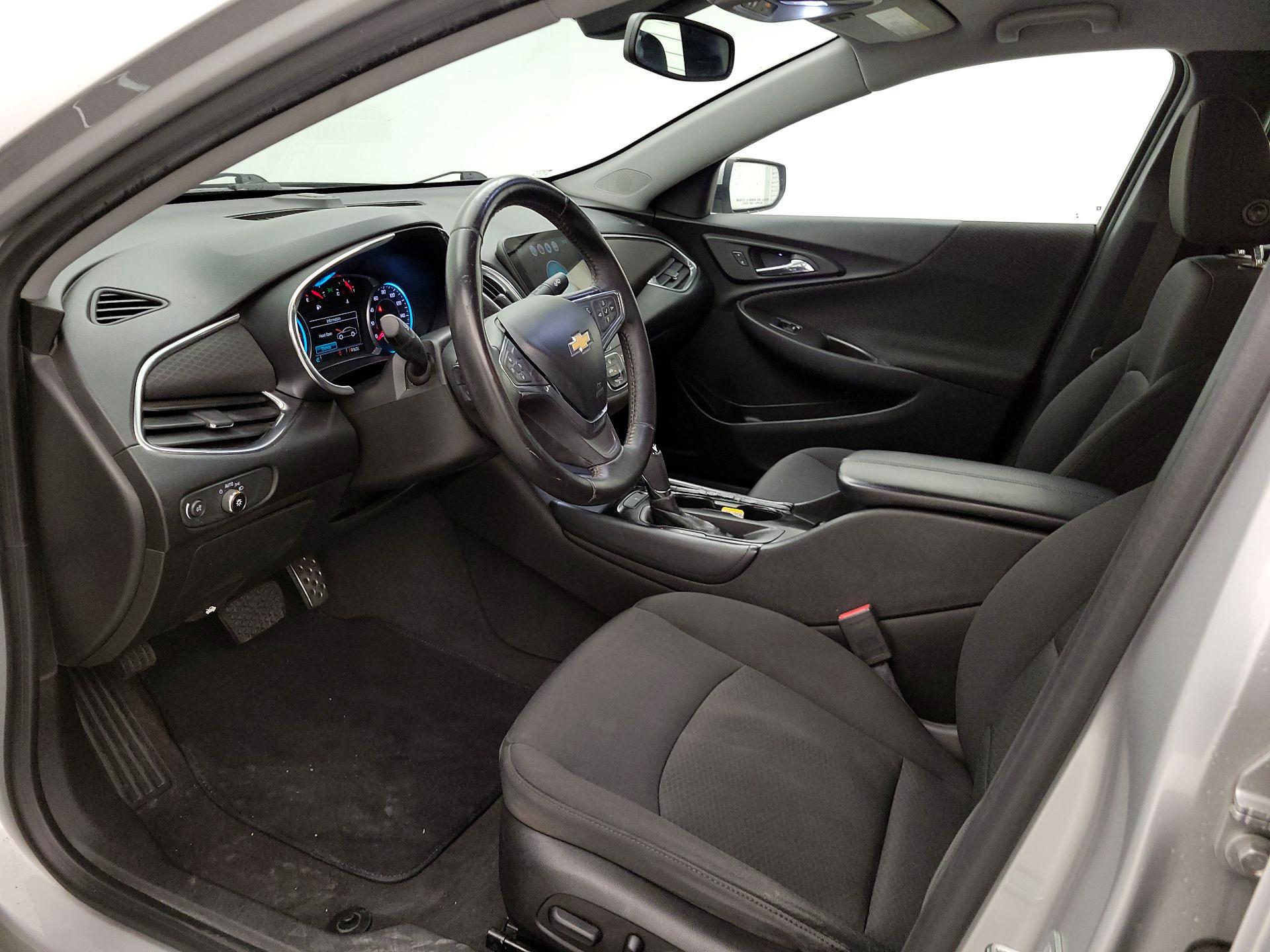 Thumbnail: 2016 Chevrolet Malibu - 11