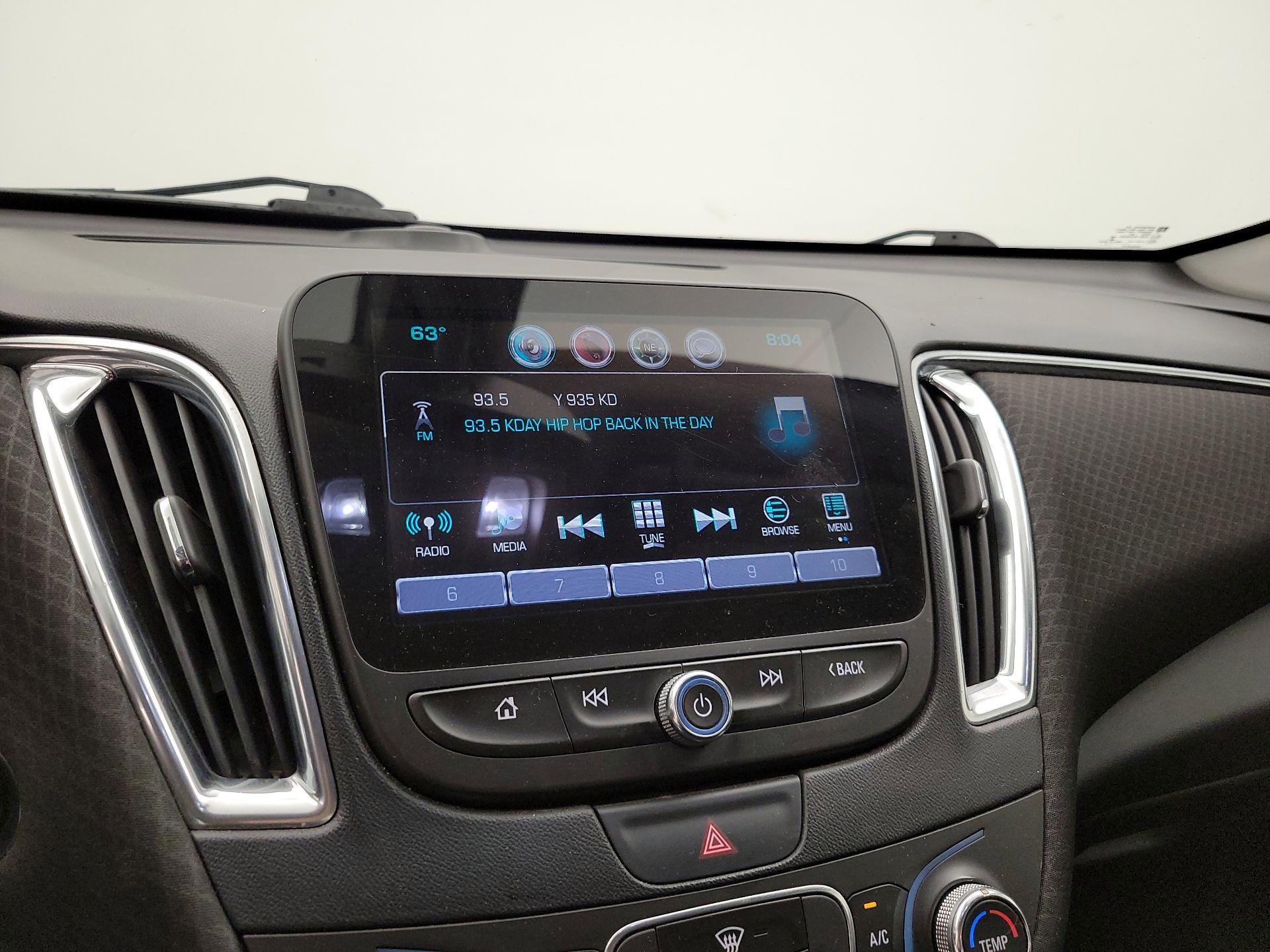 Thumbnail: 2016 Chevrolet Malibu - 16