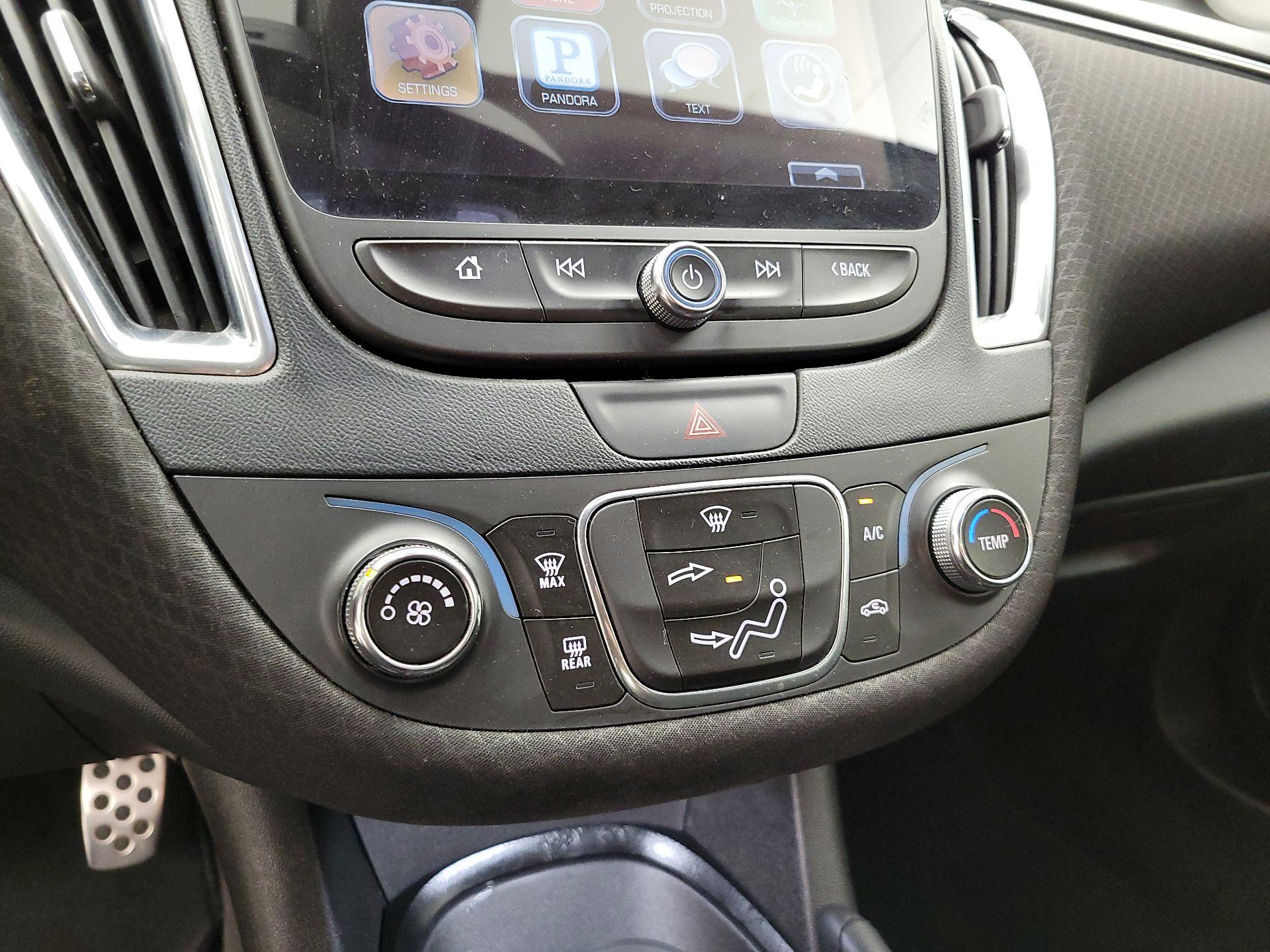 Thumbnail: 2016 Chevrolet Malibu - 17