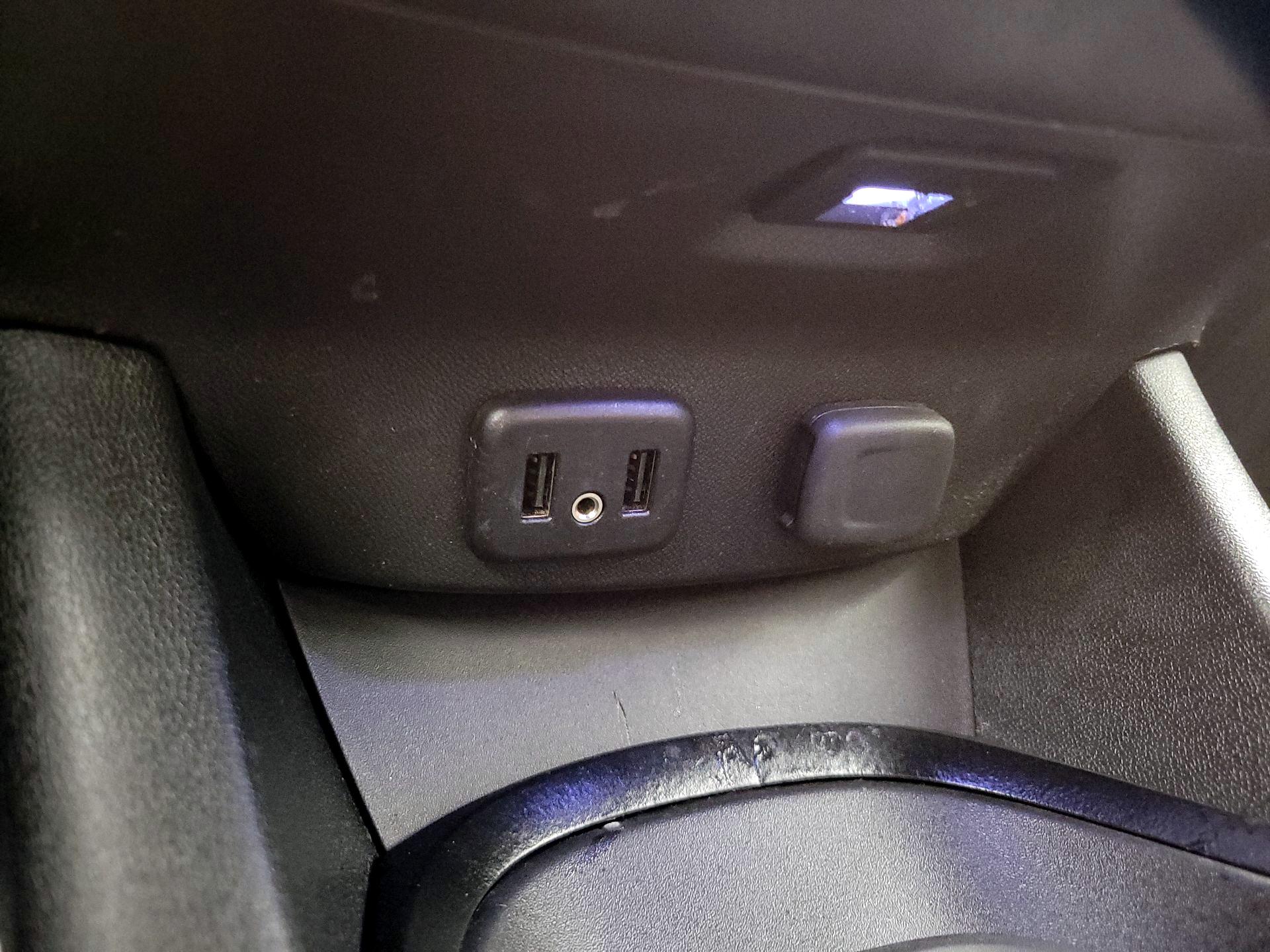 Thumbnail: 2016 Chevrolet Malibu - 19