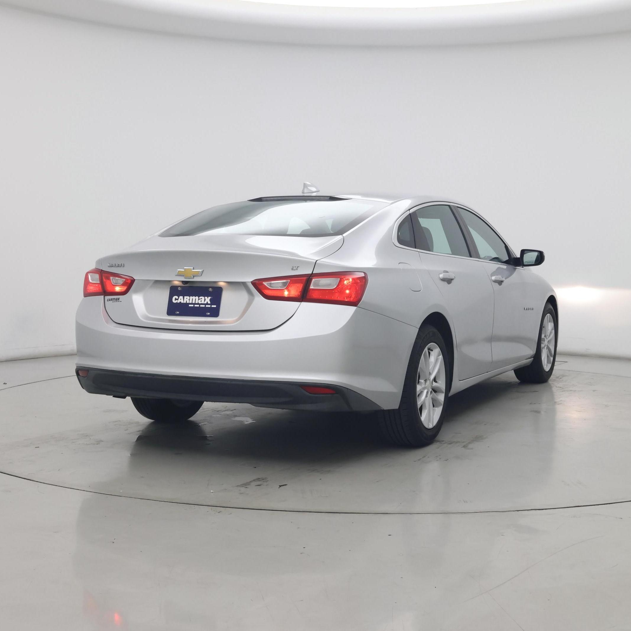 Thumbnail: 2016 Chevrolet Malibu - 8