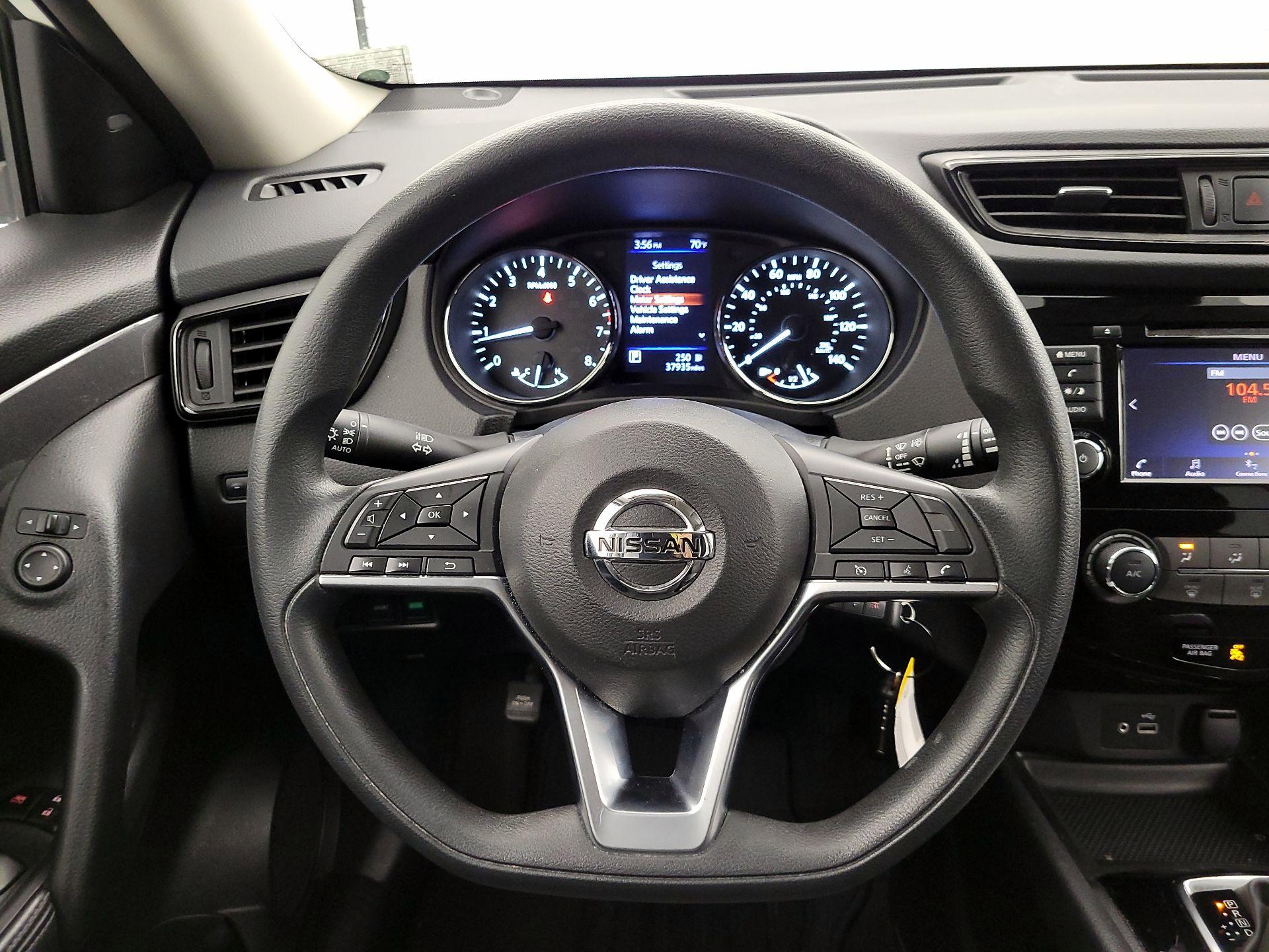 Thumbnail: 2020 Nissan Rogue - 10
