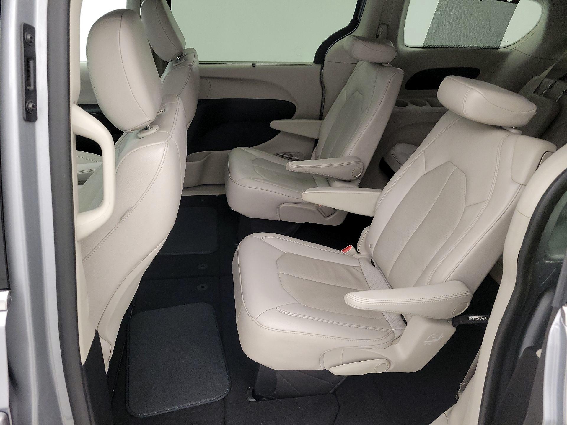Thumbnail: 2021 Chrysler Pacifica - 19