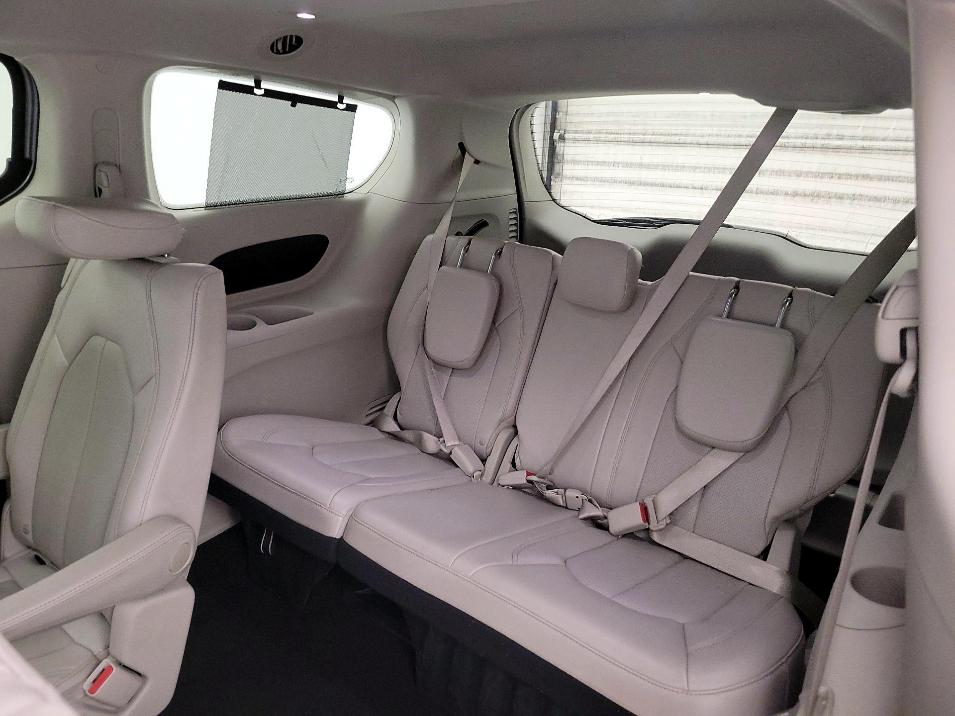 Thumbnail: 2021 Chrysler Pacifica - 20