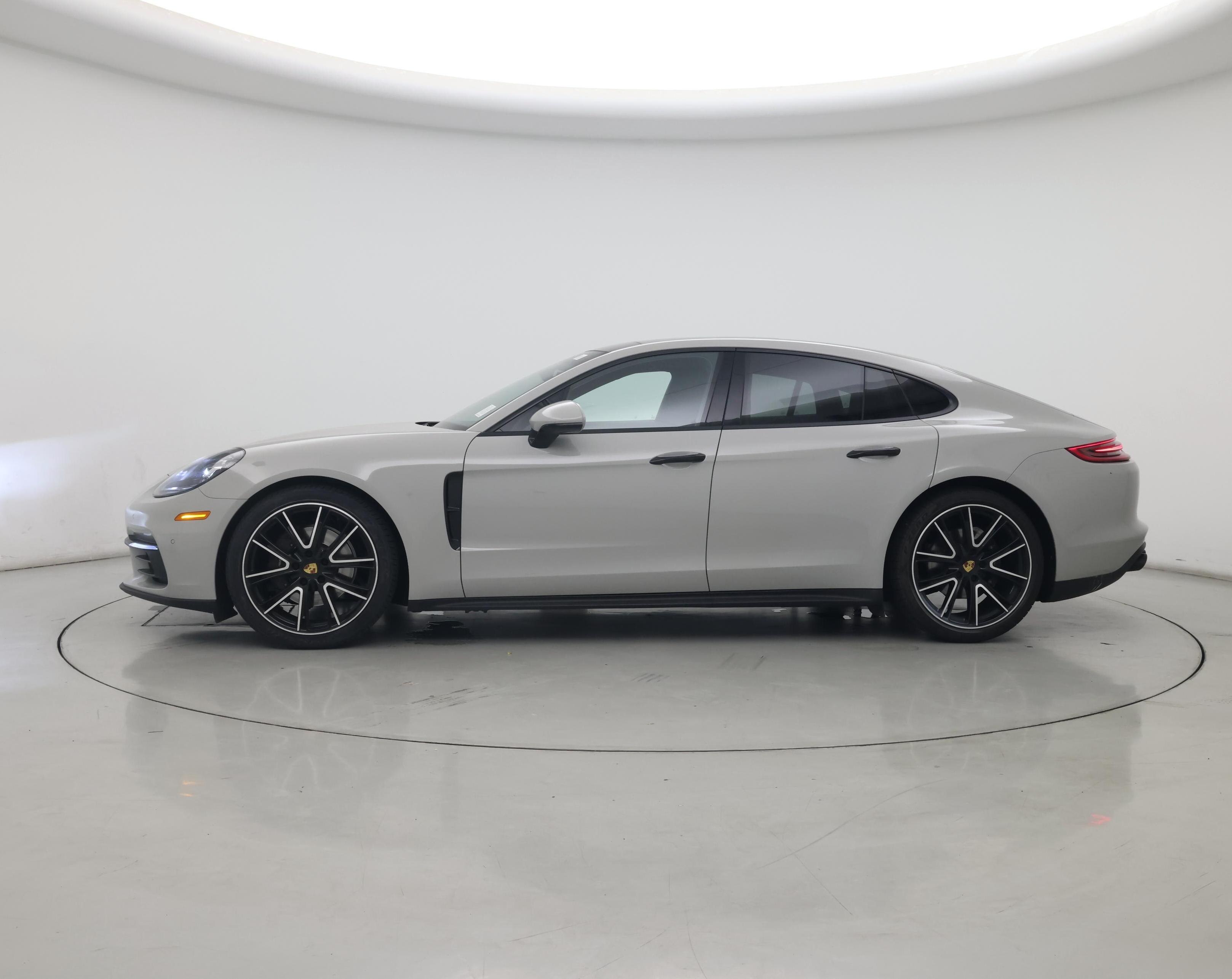 Thumbnail: 2020 Porsche Panamera - 3