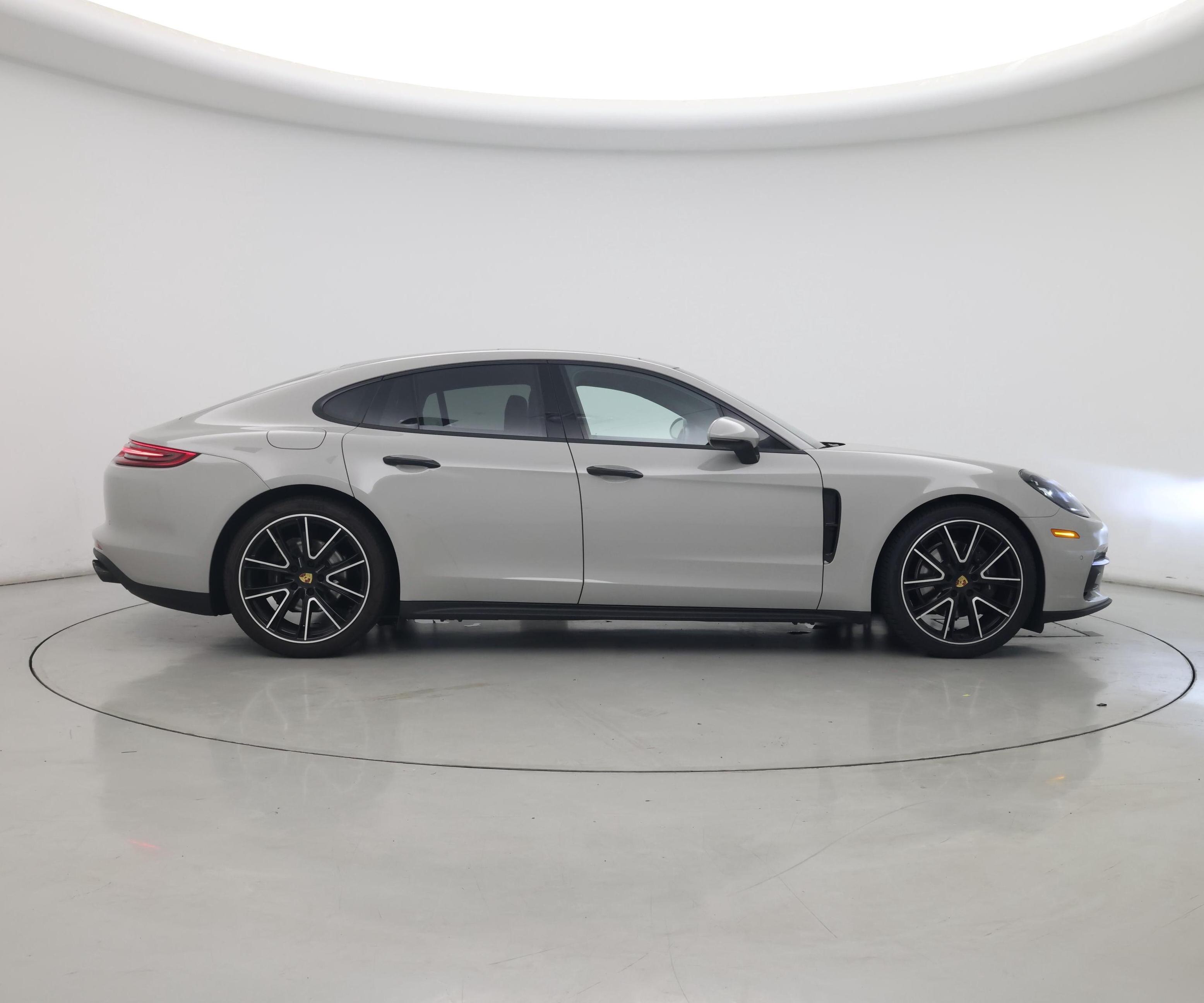 Thumbnail: 2020 Porsche Panamera - 7