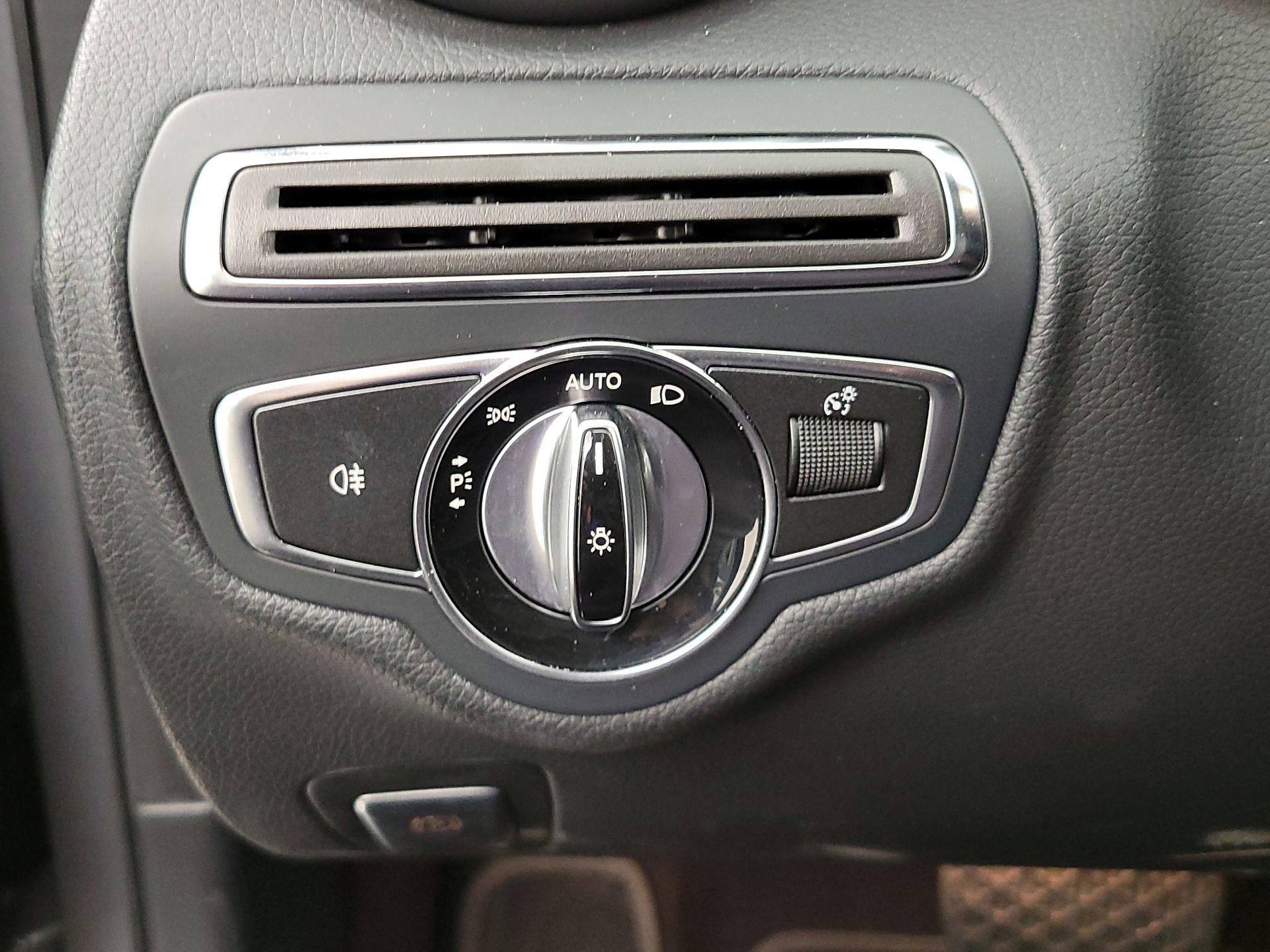 Thumbnail: 2015 Mercedes-Benz C-Class - 13