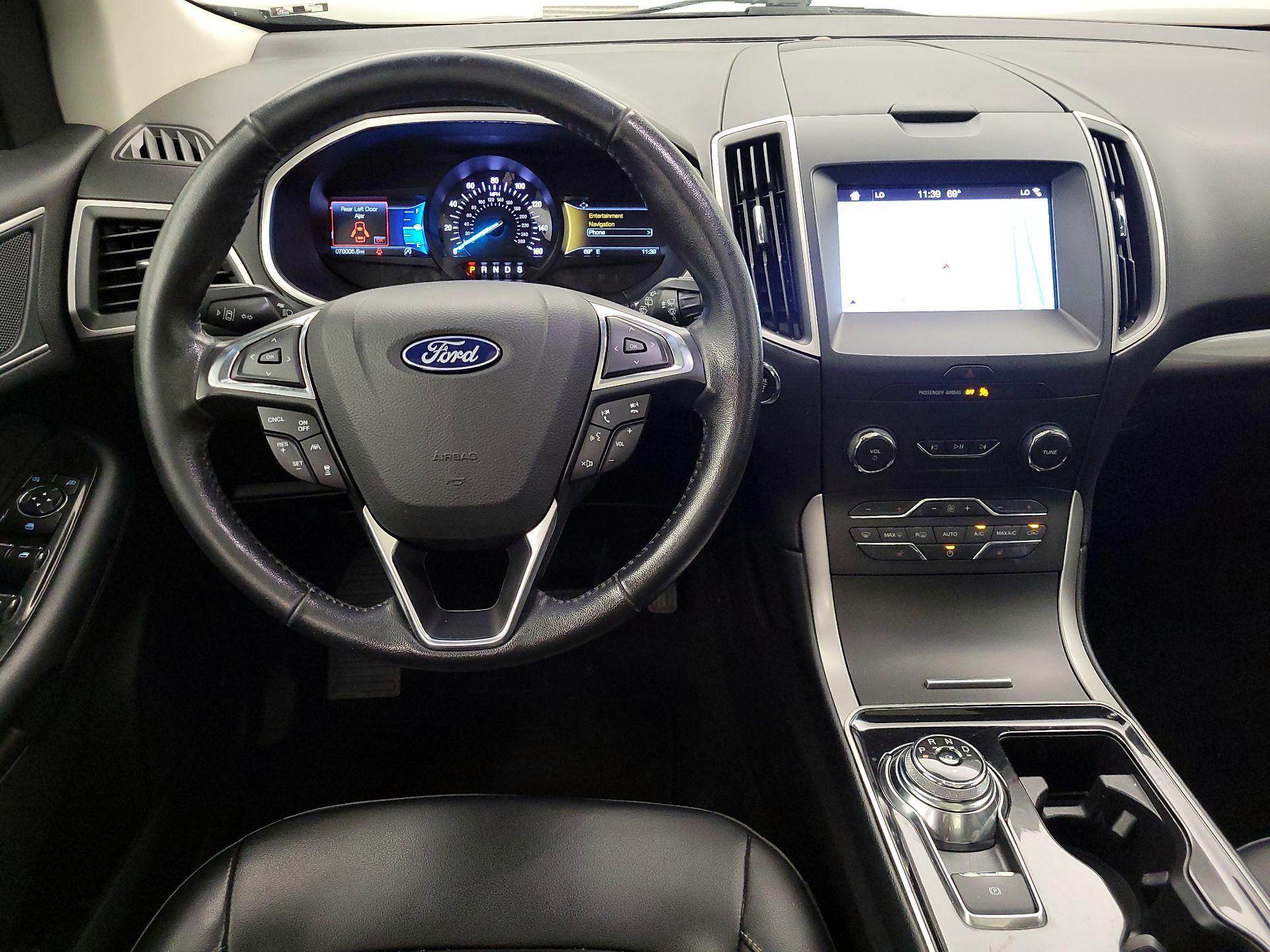 Thumbnail: 2019 Ford Edge - 10