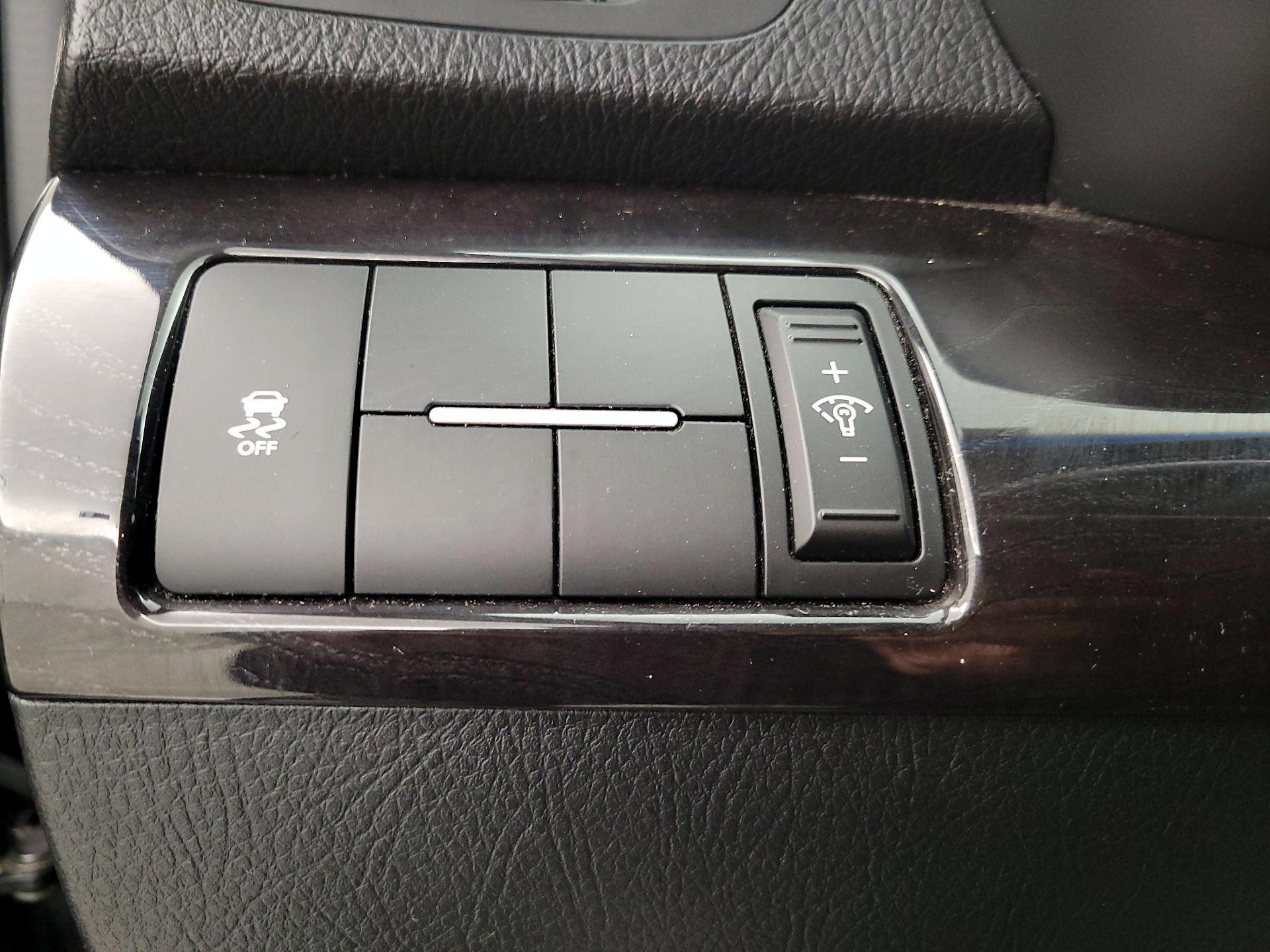 Thumbnail: 2014 Kia Sorento - 13